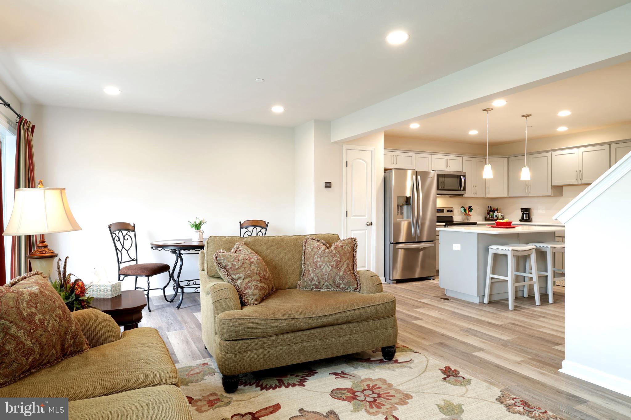 GRAYS POINTE - Residential