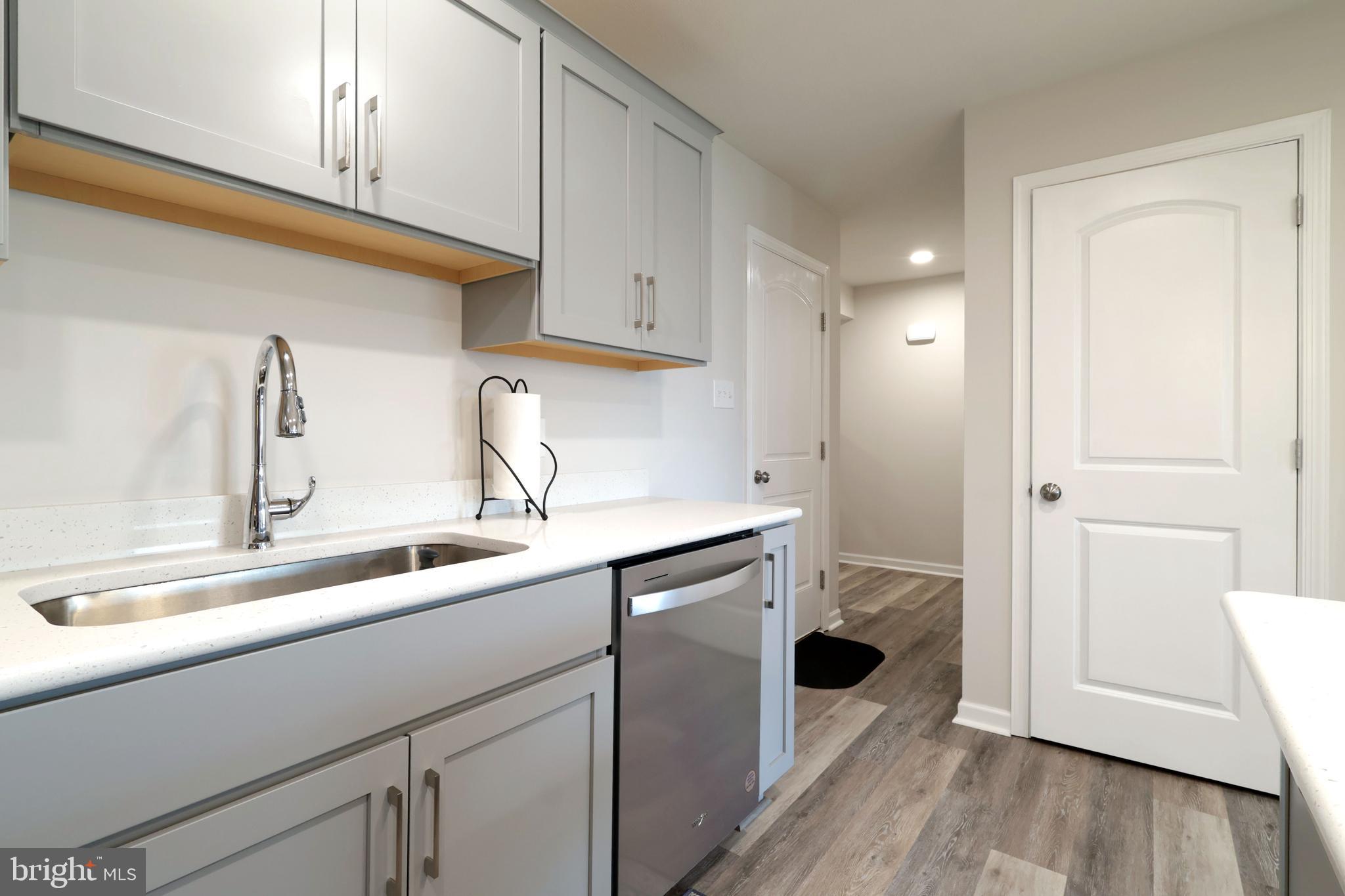 GRAYS POINTE - Residential