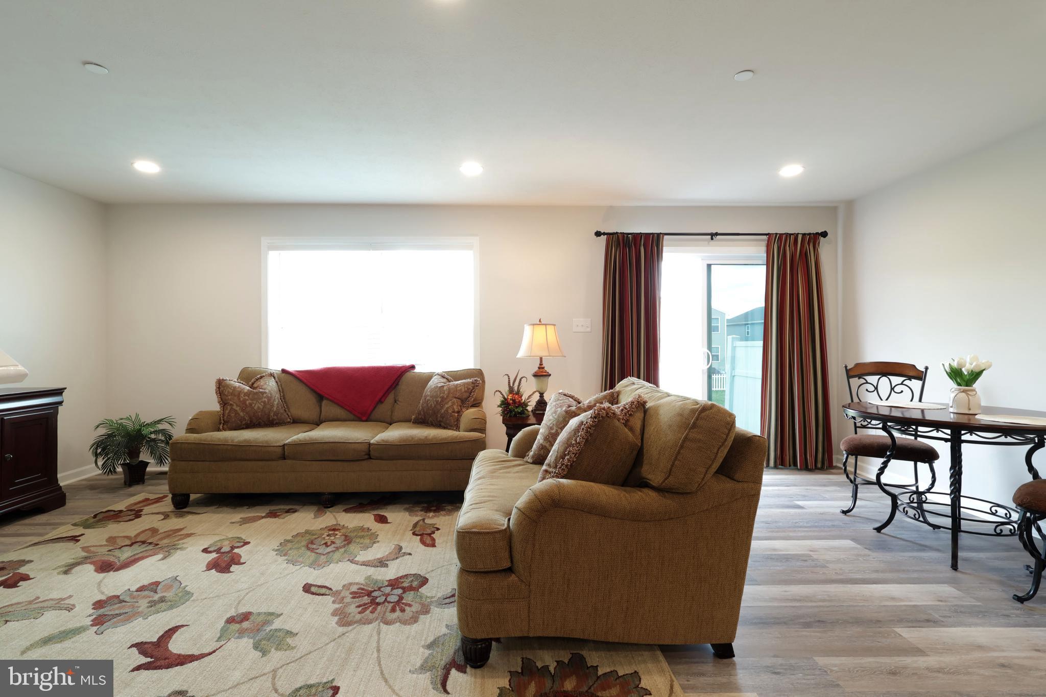 GRAYS POINTE - Residential