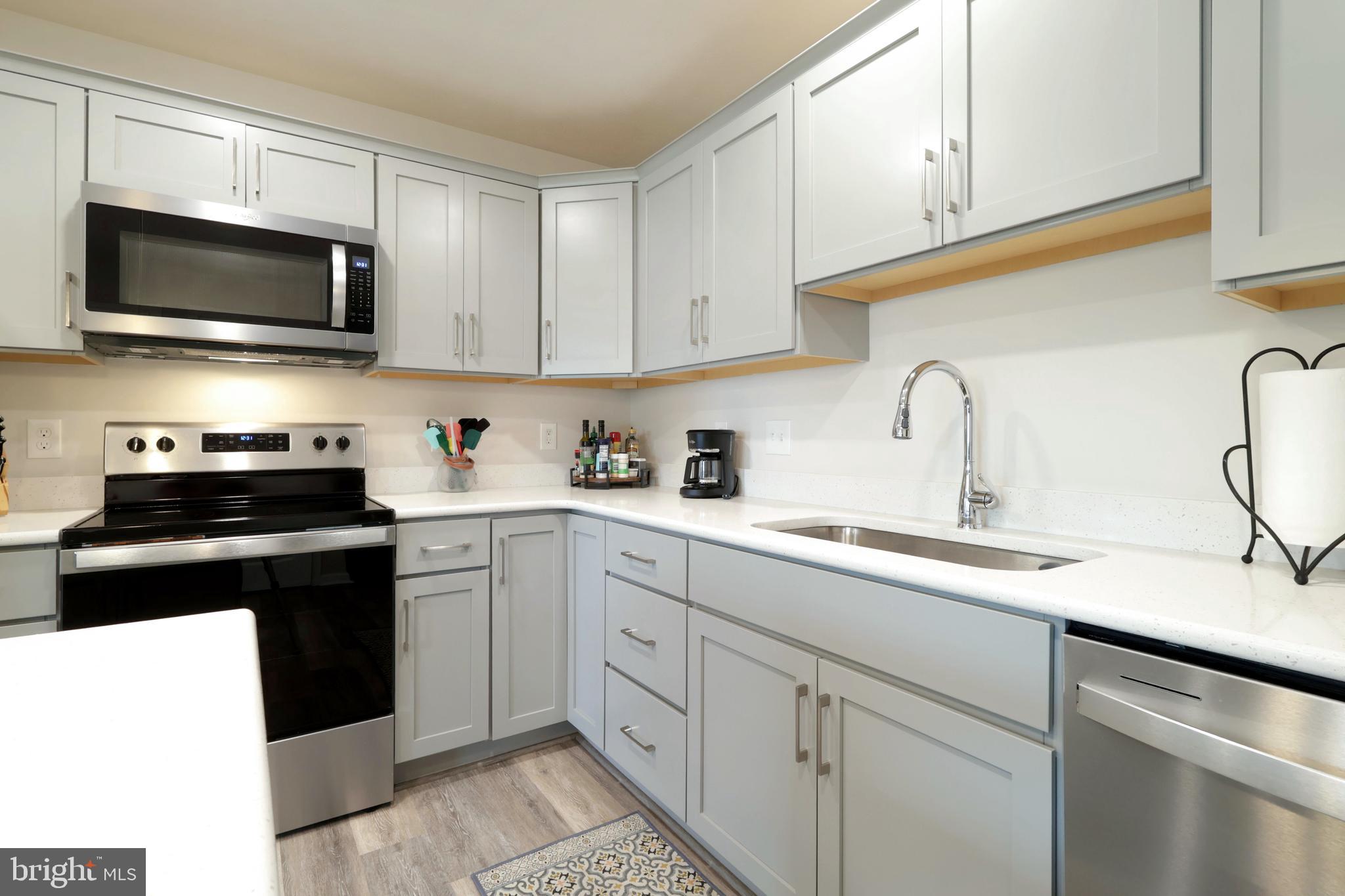 GRAYS POINTE - Residential