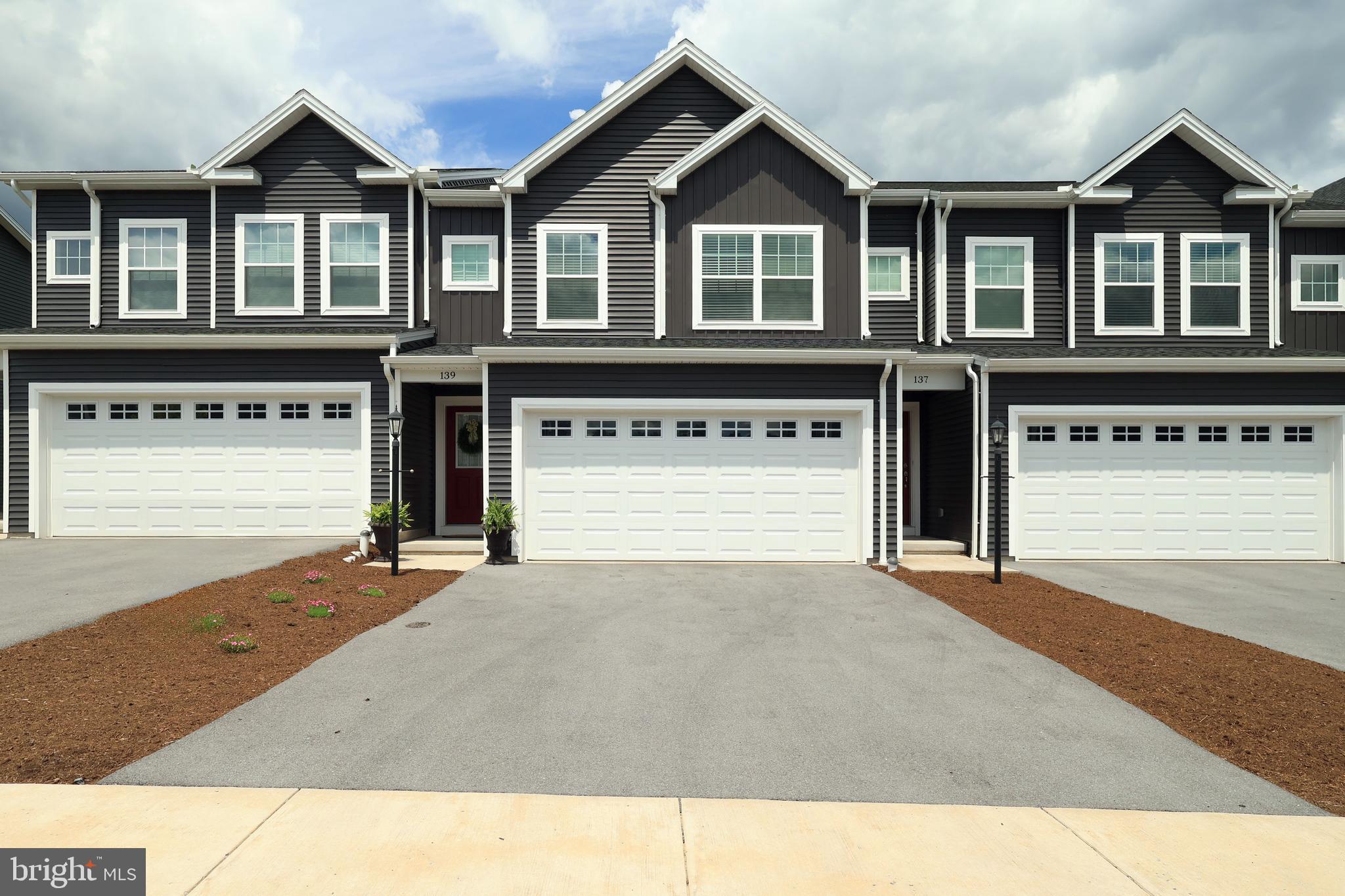 GRAYS POINTE - Residential