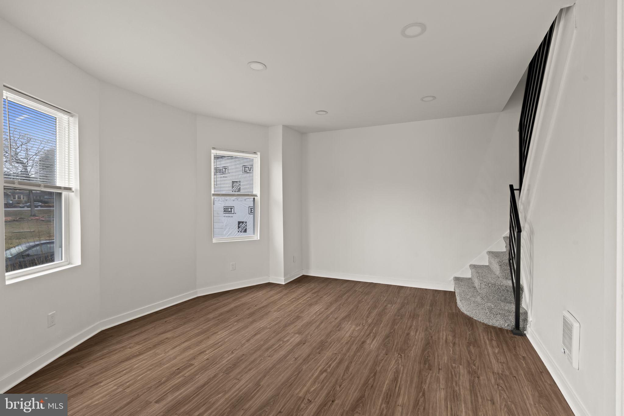 NORTHWOOD - Residential
