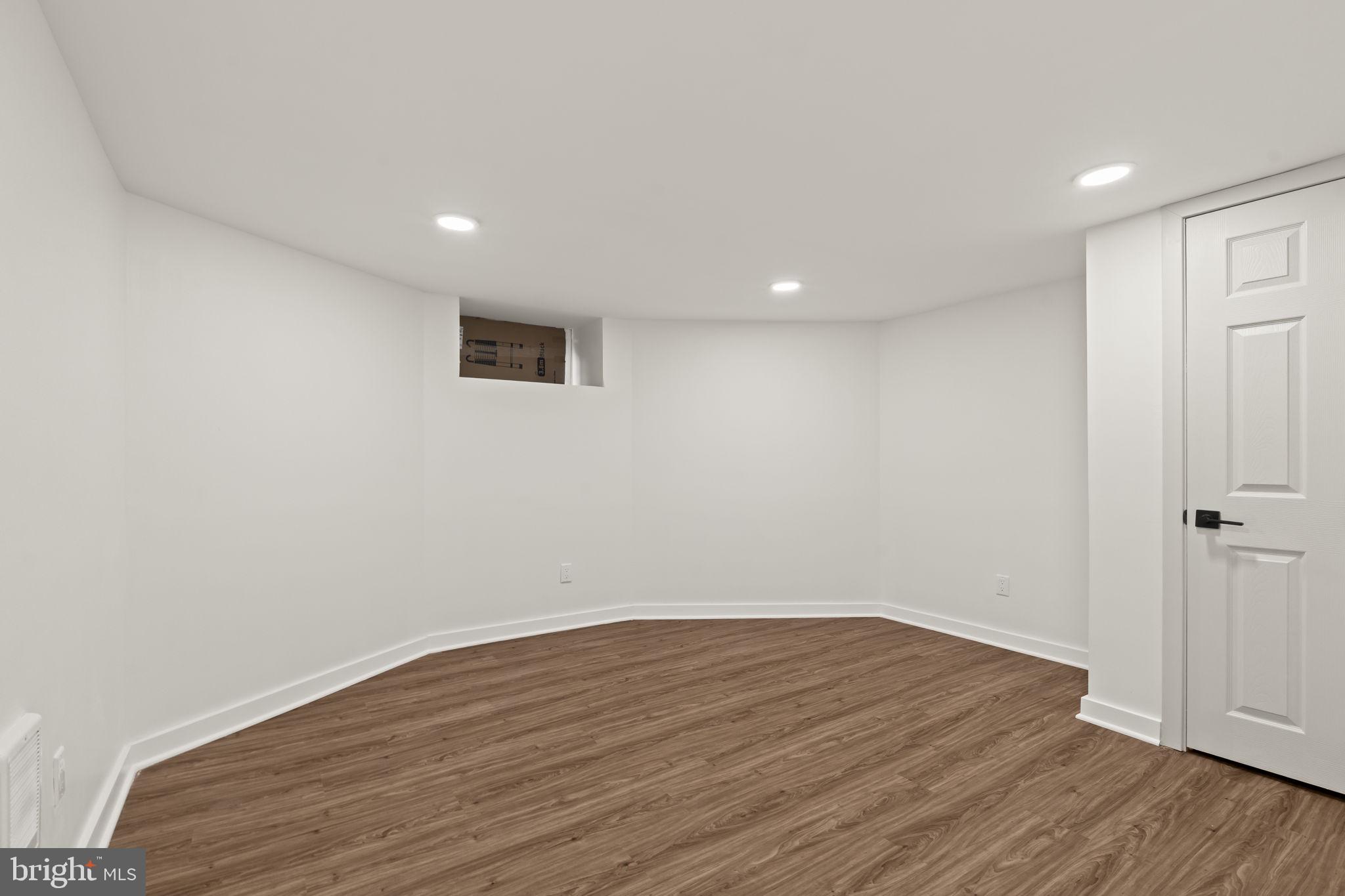NORTHWOOD - Residential