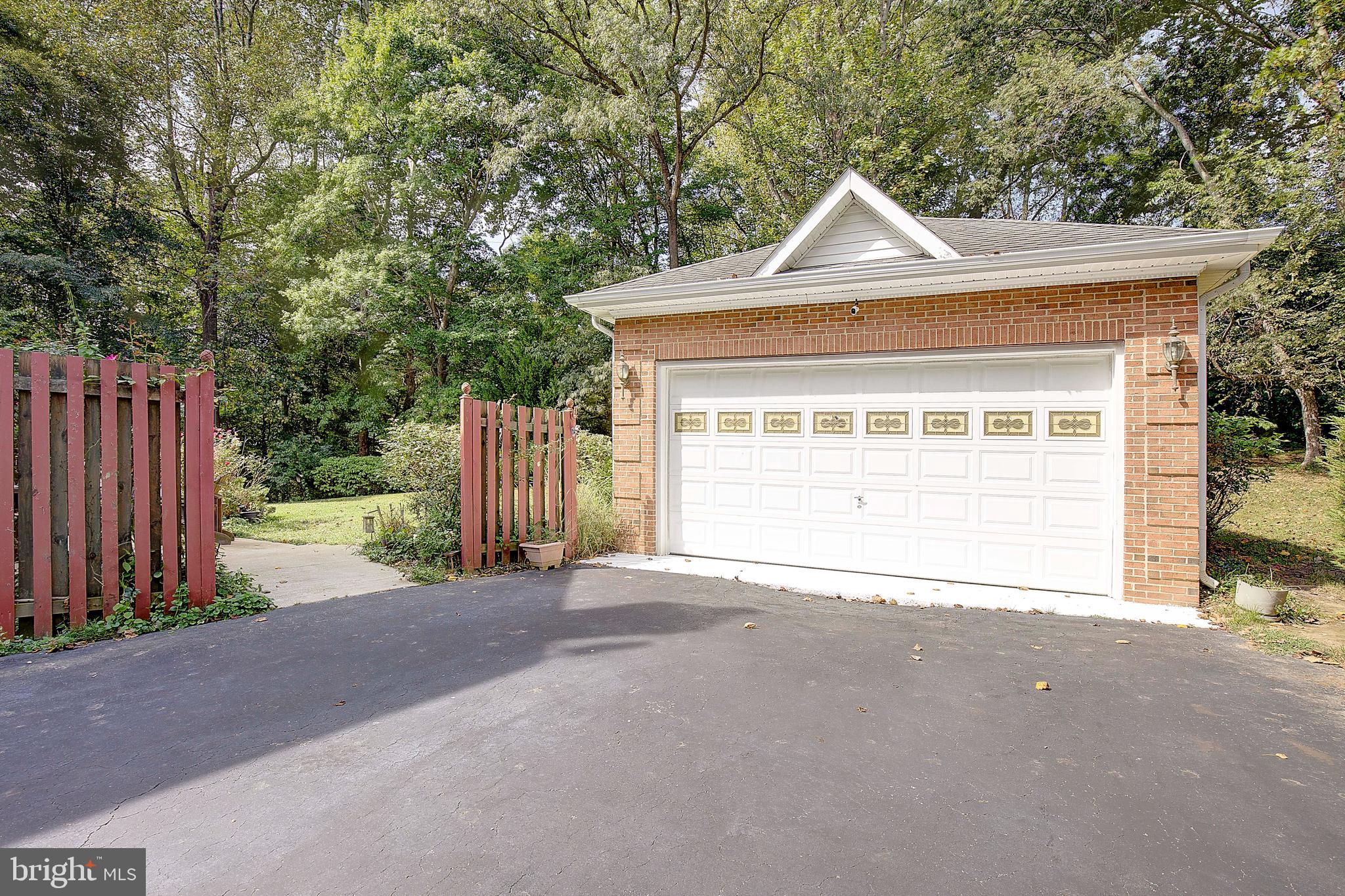 ST LEONARD SHORES - Residential