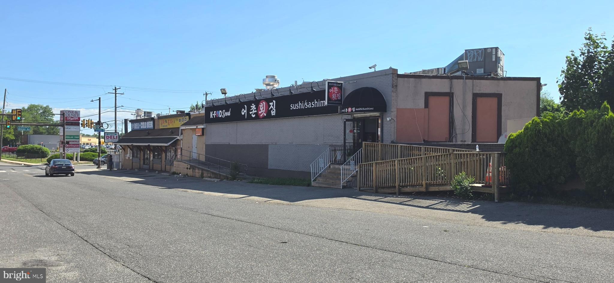 PHILADELPHIA (NORTH) - Commercial Sale
