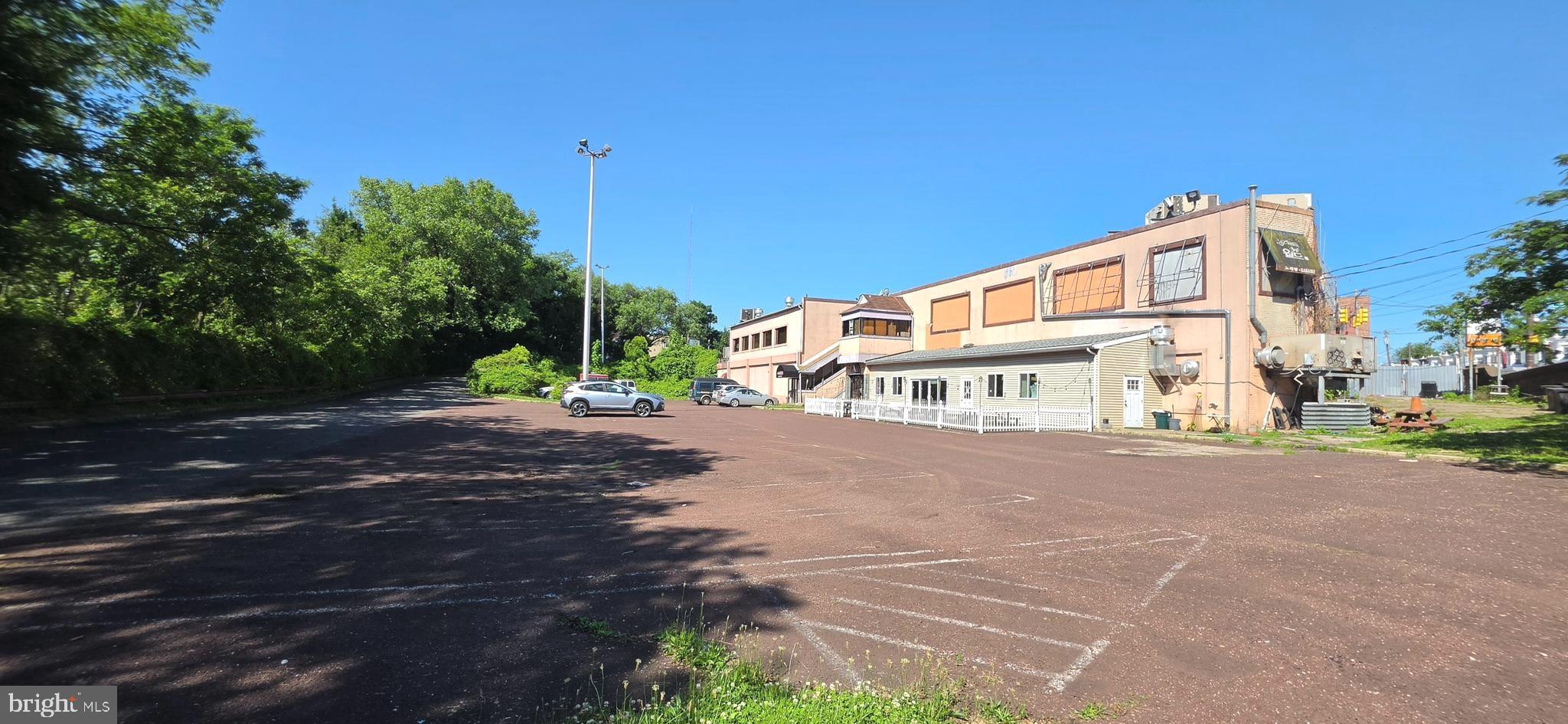 PHILADELPHIA (NORTH) - Commercial Sale