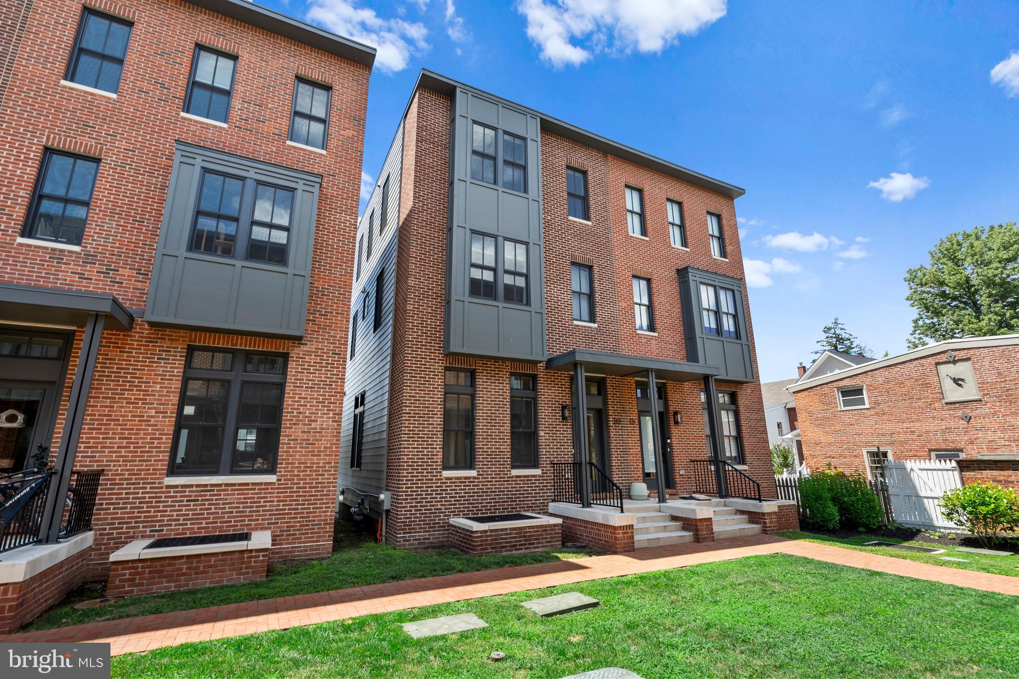 NEWTOWN ESTATES - Residential