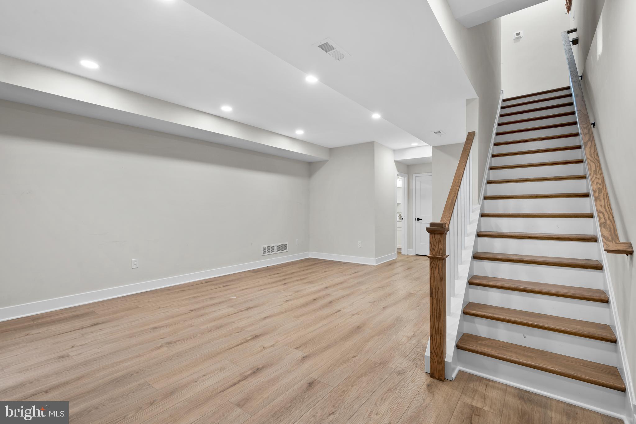 NEWTOWN ESTATES - Residential