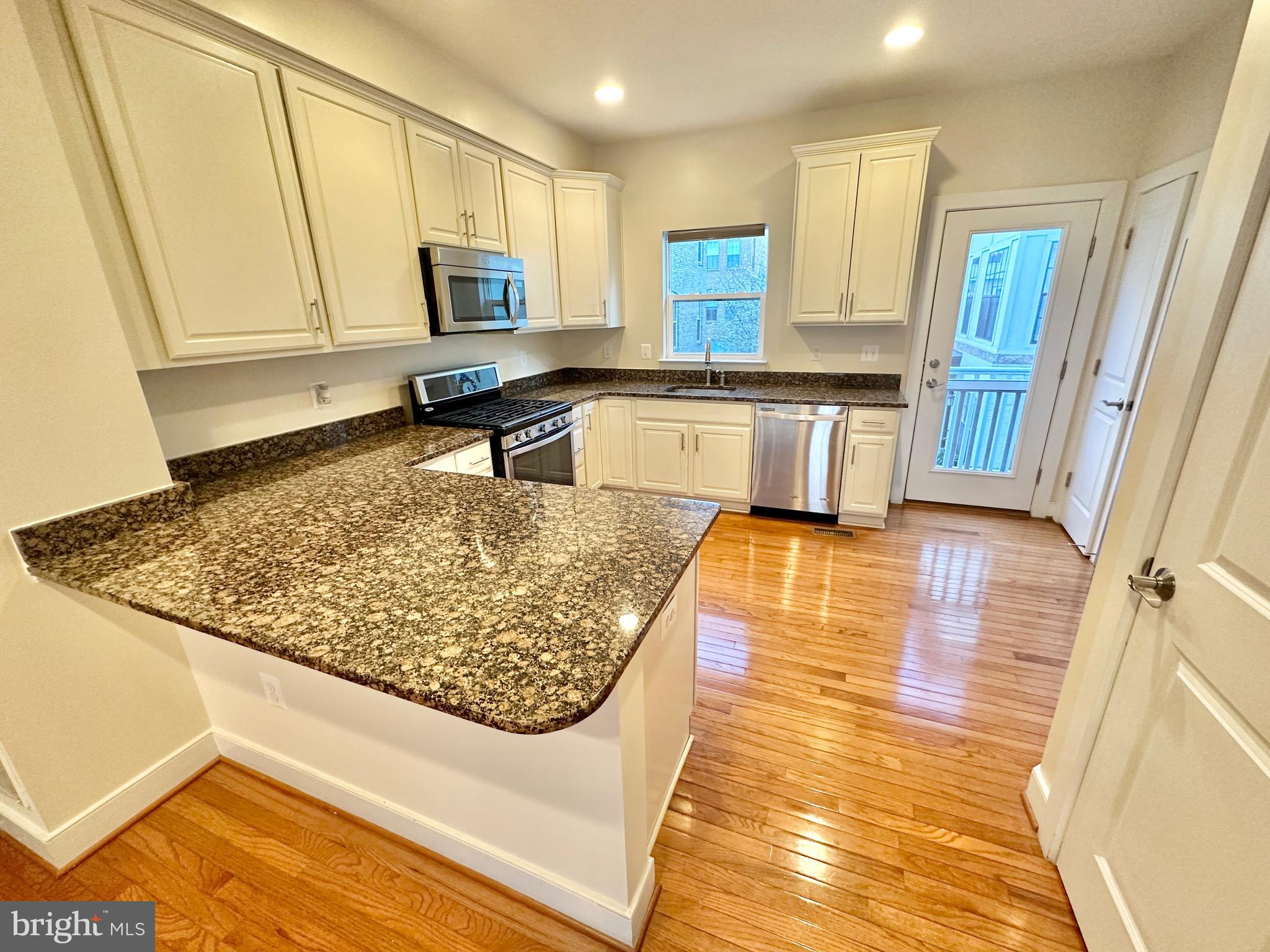 HYATTSVILLE - Residential Lease