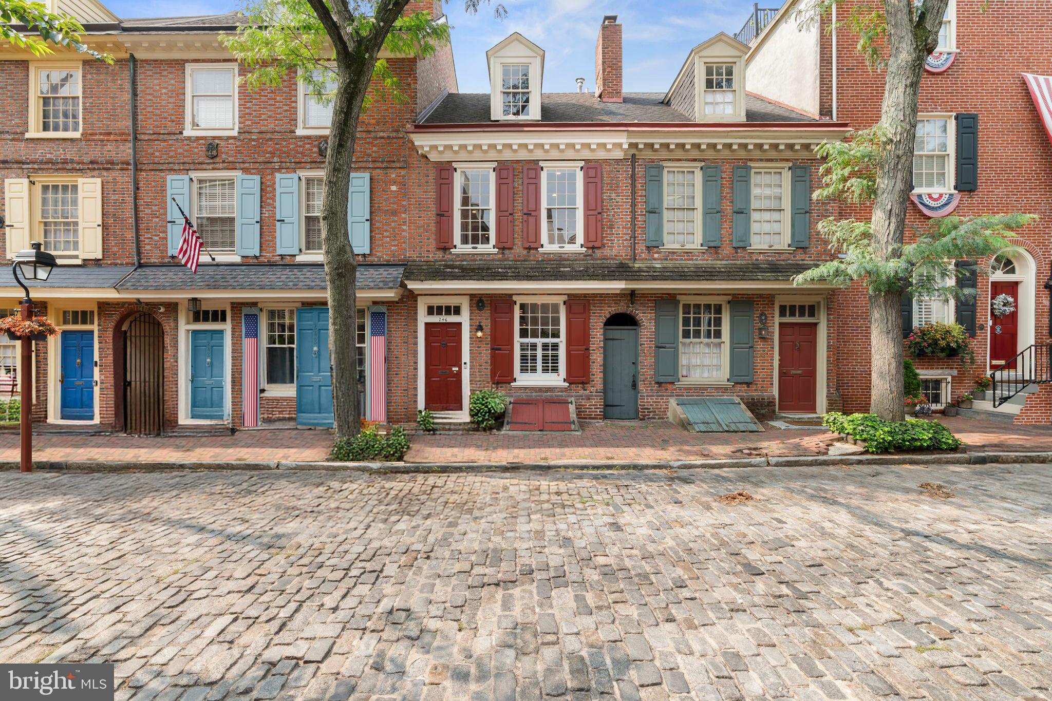 SOCIETY HILL - Residential