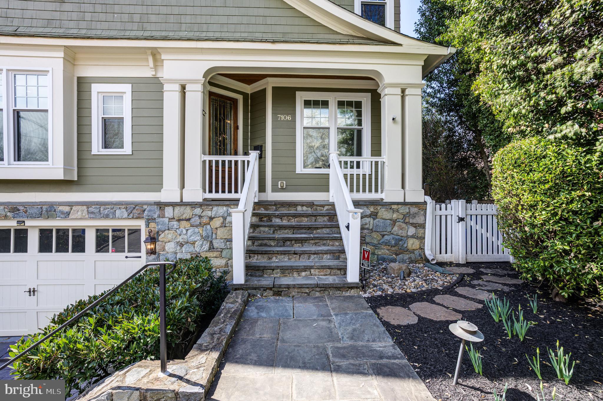BRADLEY HILLS - Residential