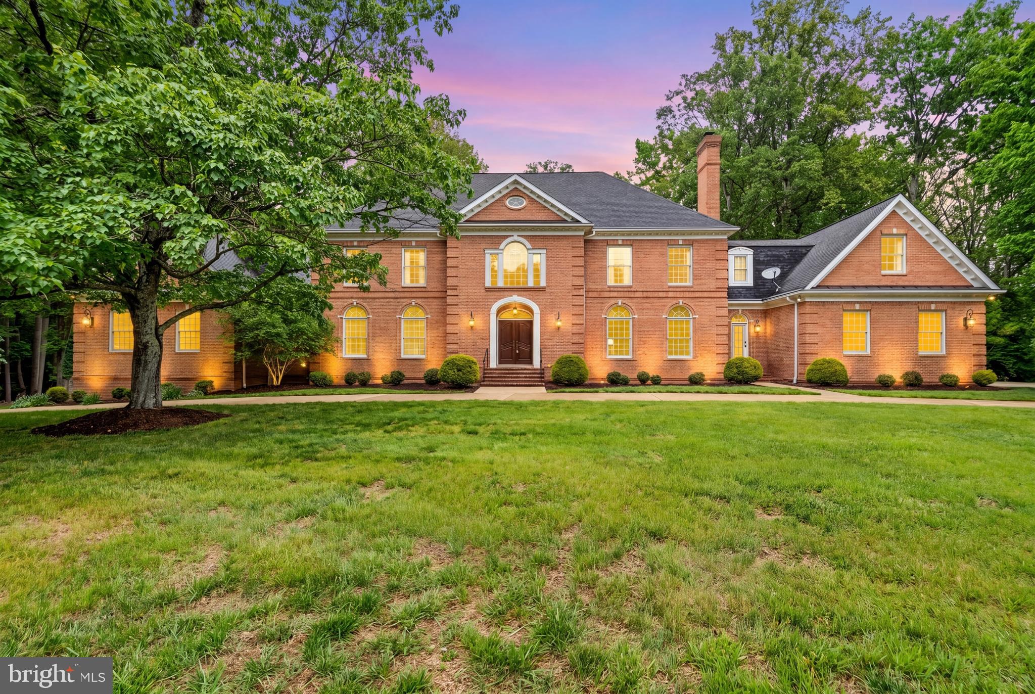 MONEYS CORNER - Residential