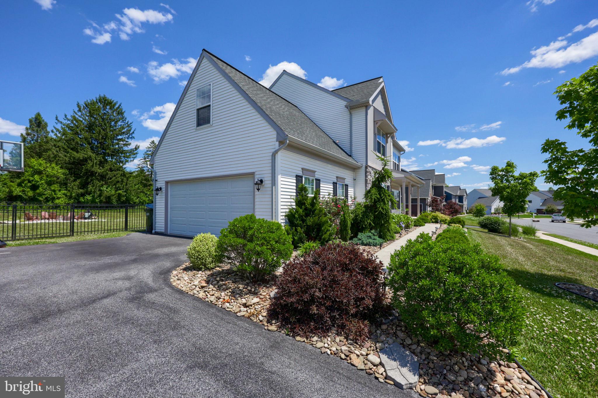 HAWK VALLEY ESTATES - Residential