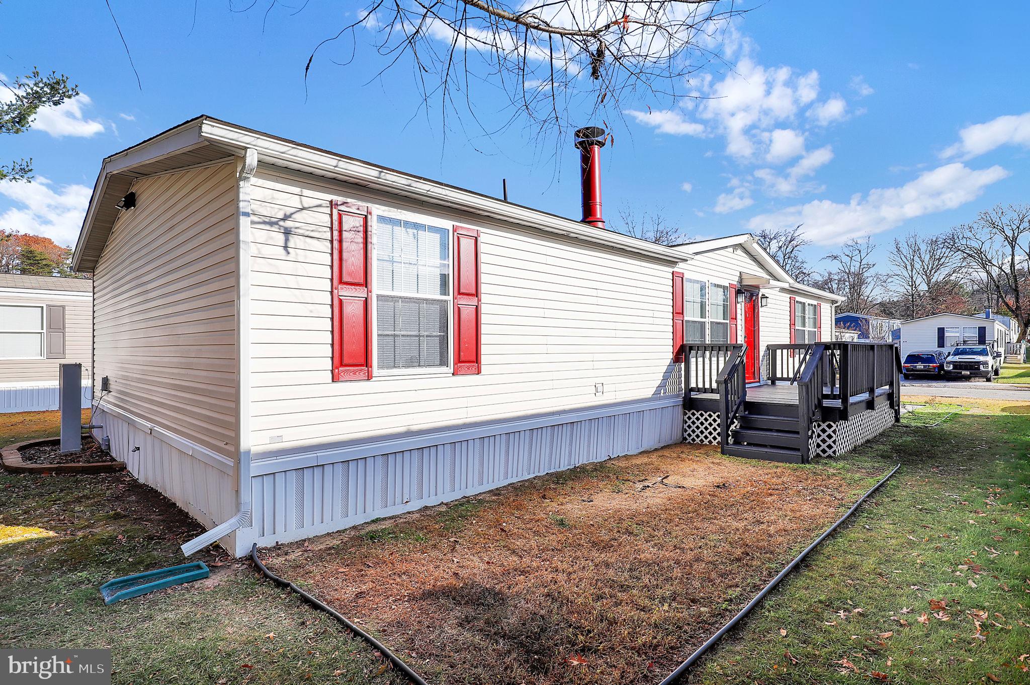 HOLIDAY MOBILE ESTATES - Residential