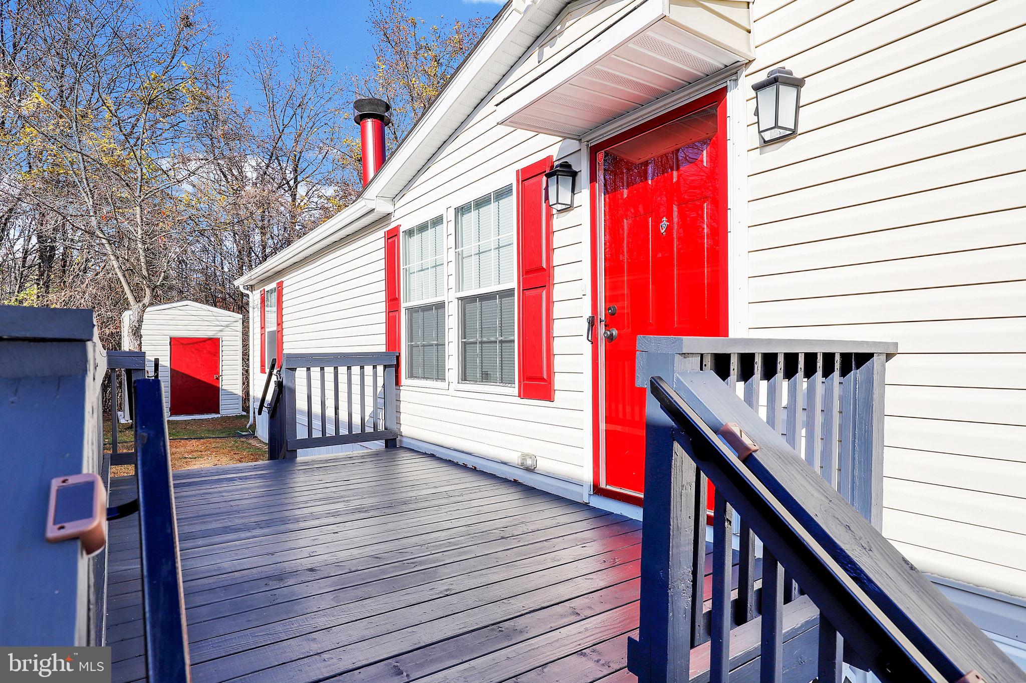HOLIDAY MOBILE ESTATES - Residential