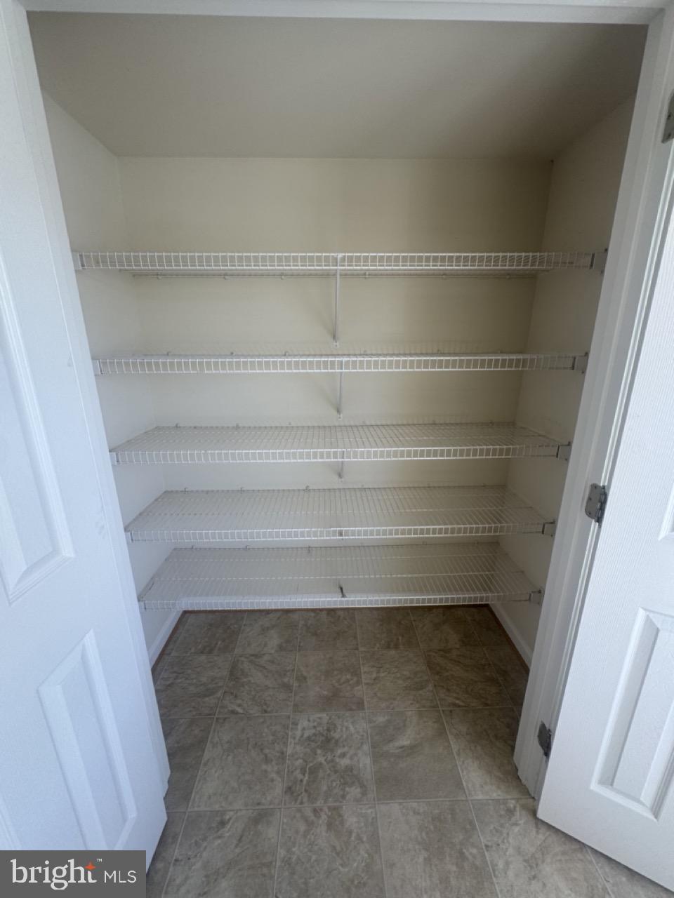 CAPTAINS QUARTER CONDOMINIUM - Residential Lease