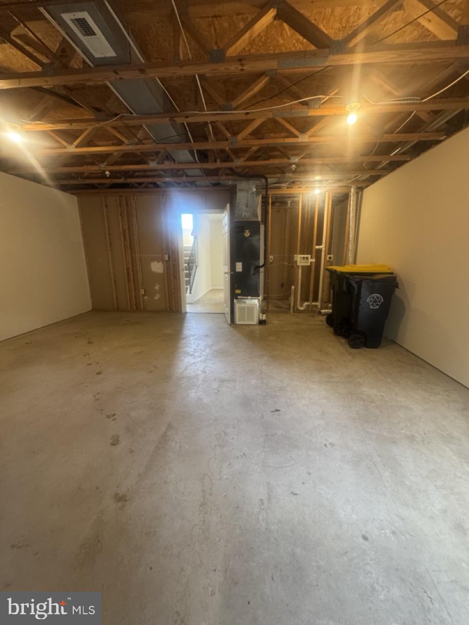CAPTAINS QUARTER CONDOMINIUM - Residential Lease