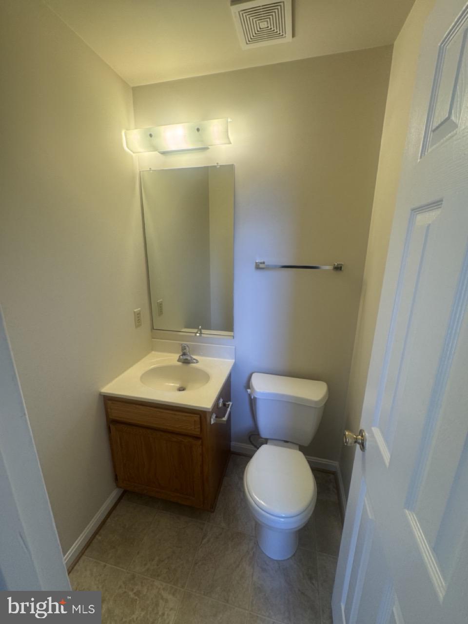 CAPTAINS QUARTER CONDOMINIUM - Residential Lease