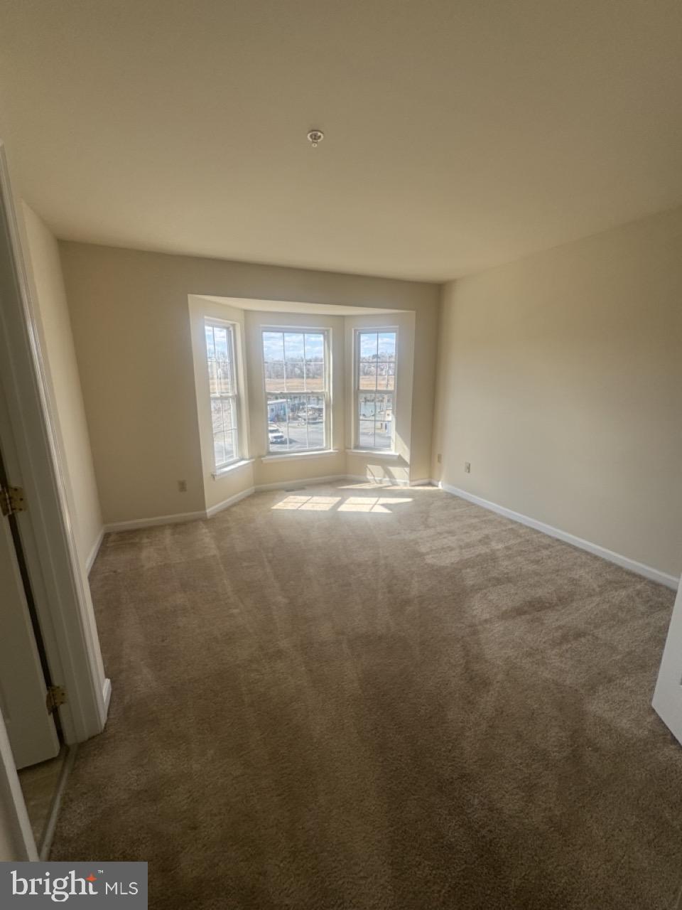 CAPTAINS QUARTER CONDOMINIUM - Residential Lease