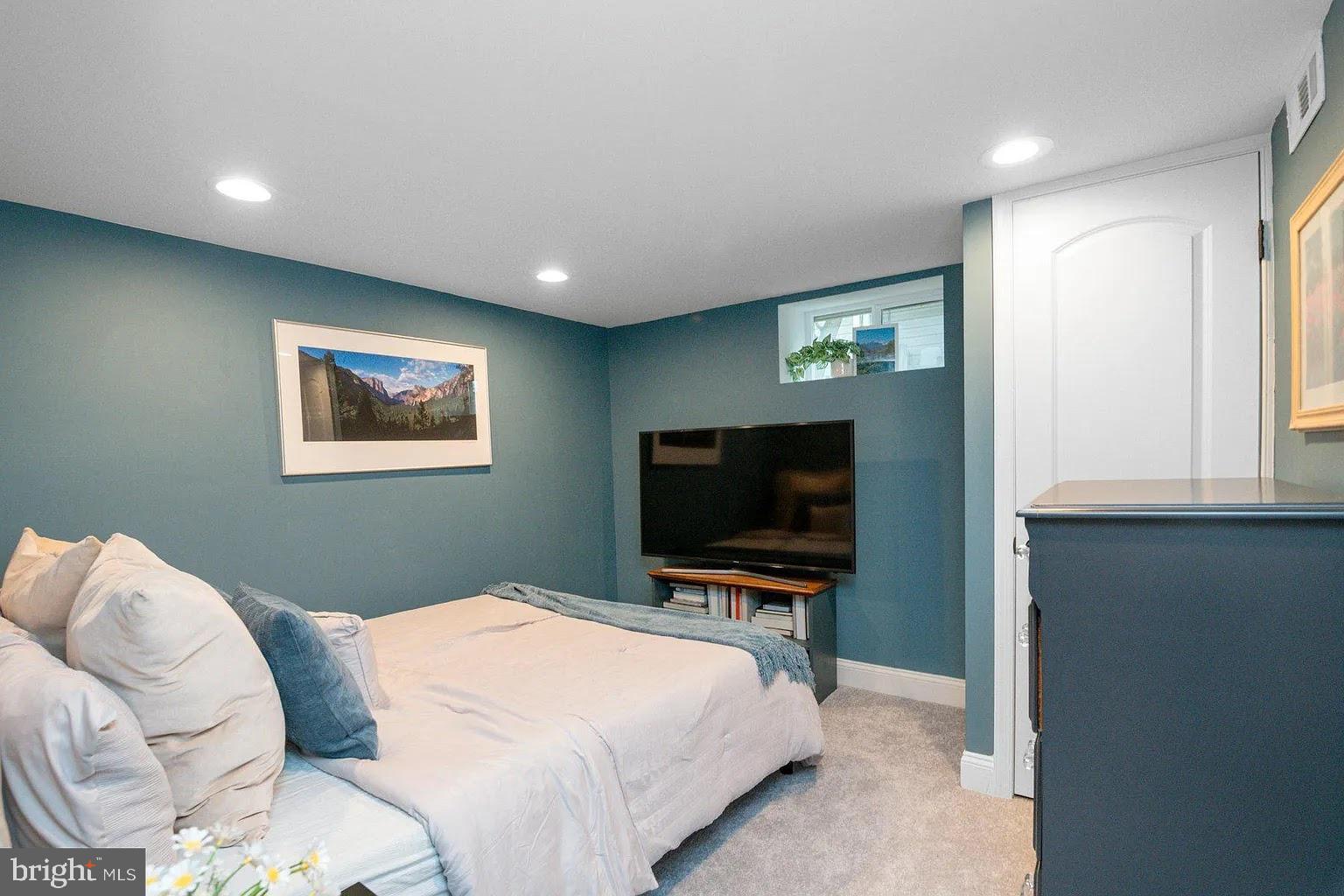 PARKVILLE - Residential Lease