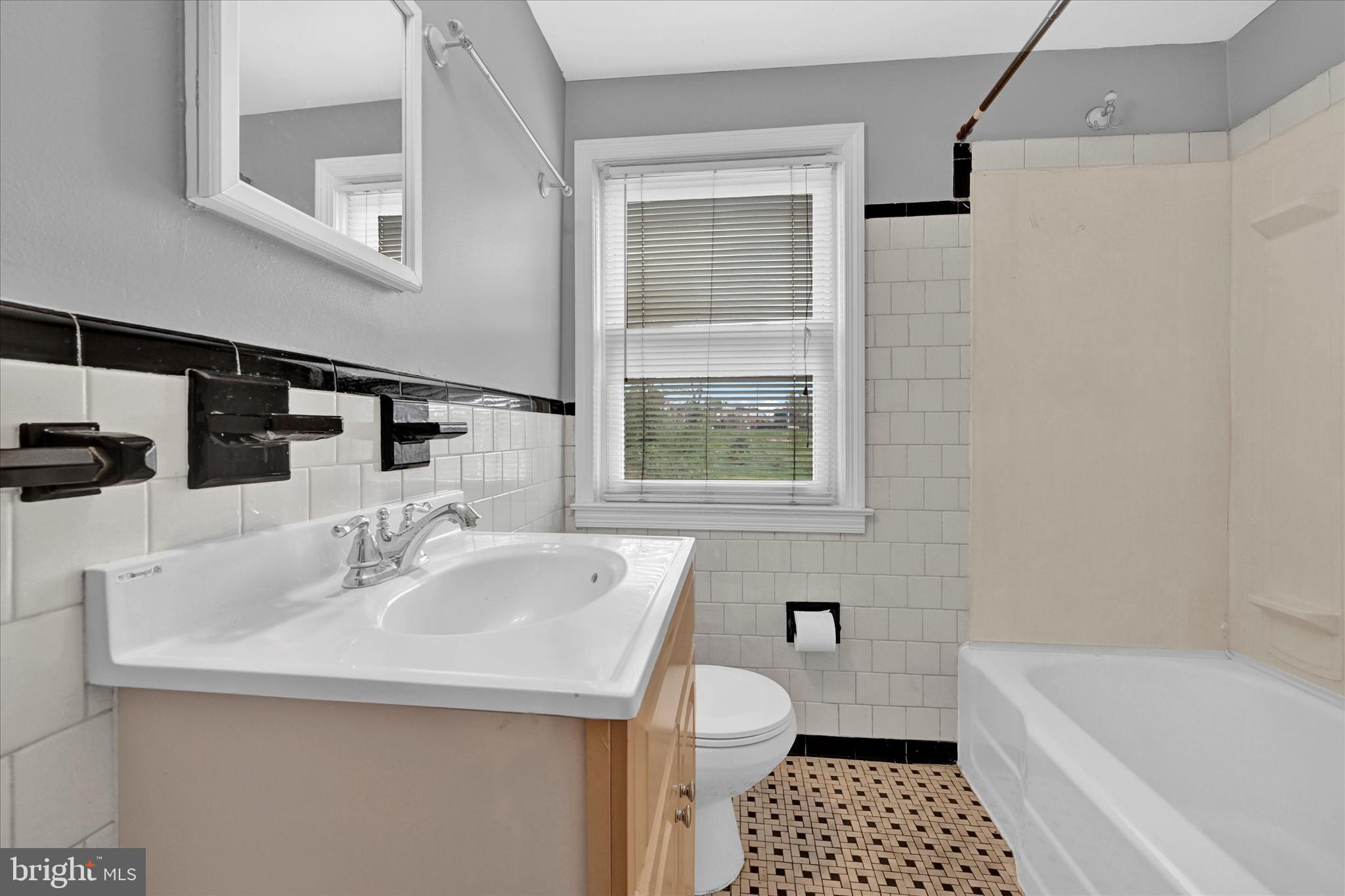 IDLEWOOD - Residential