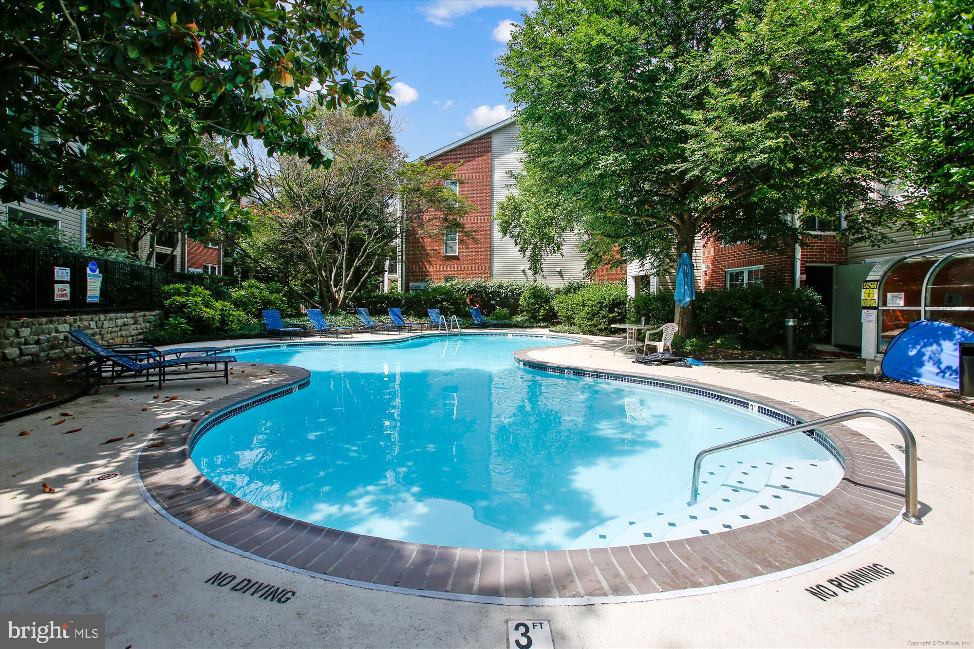 POINTE AT PARK CENTER - Residential Lease