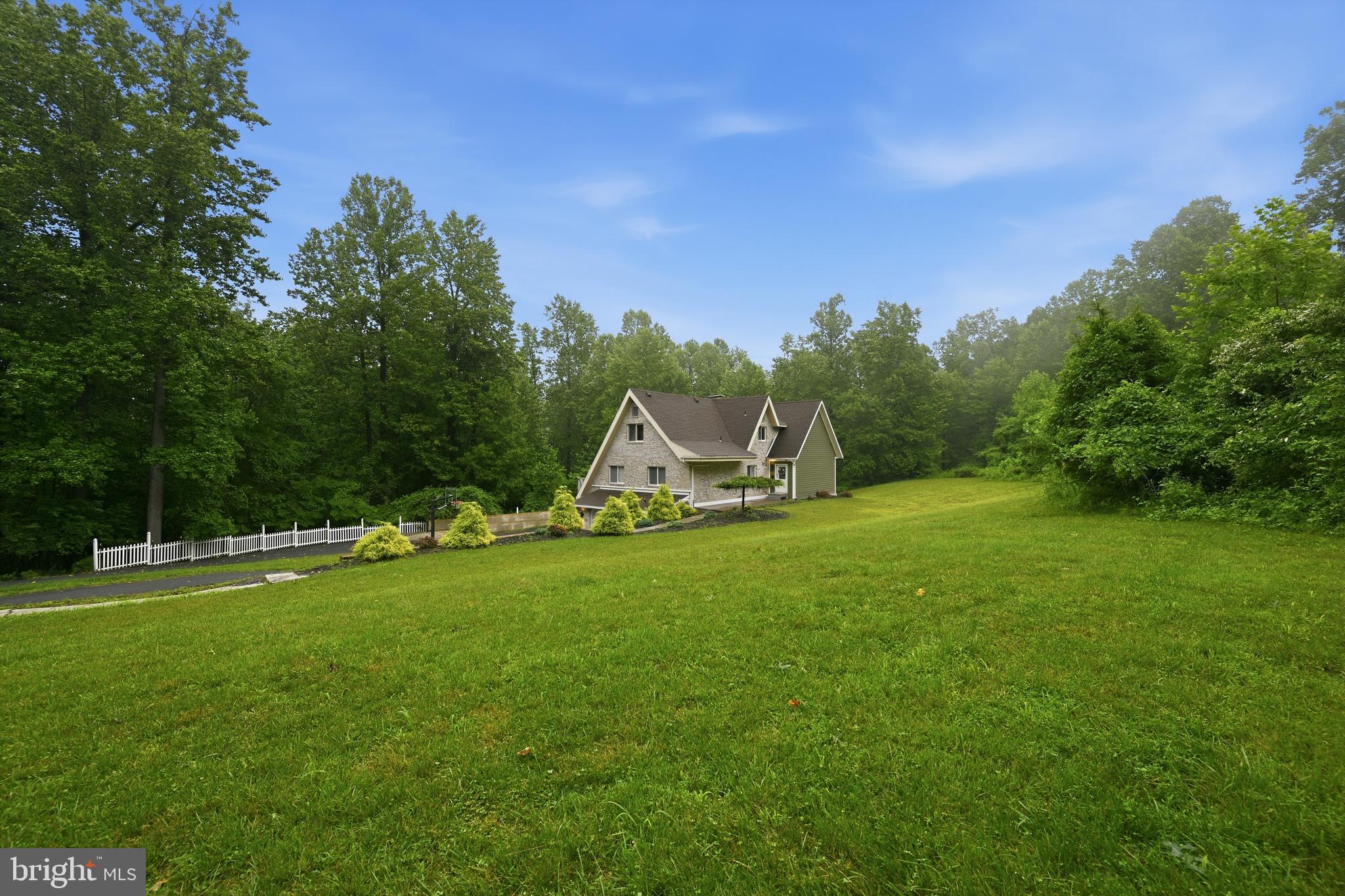MOHNTON LAWN - Residential