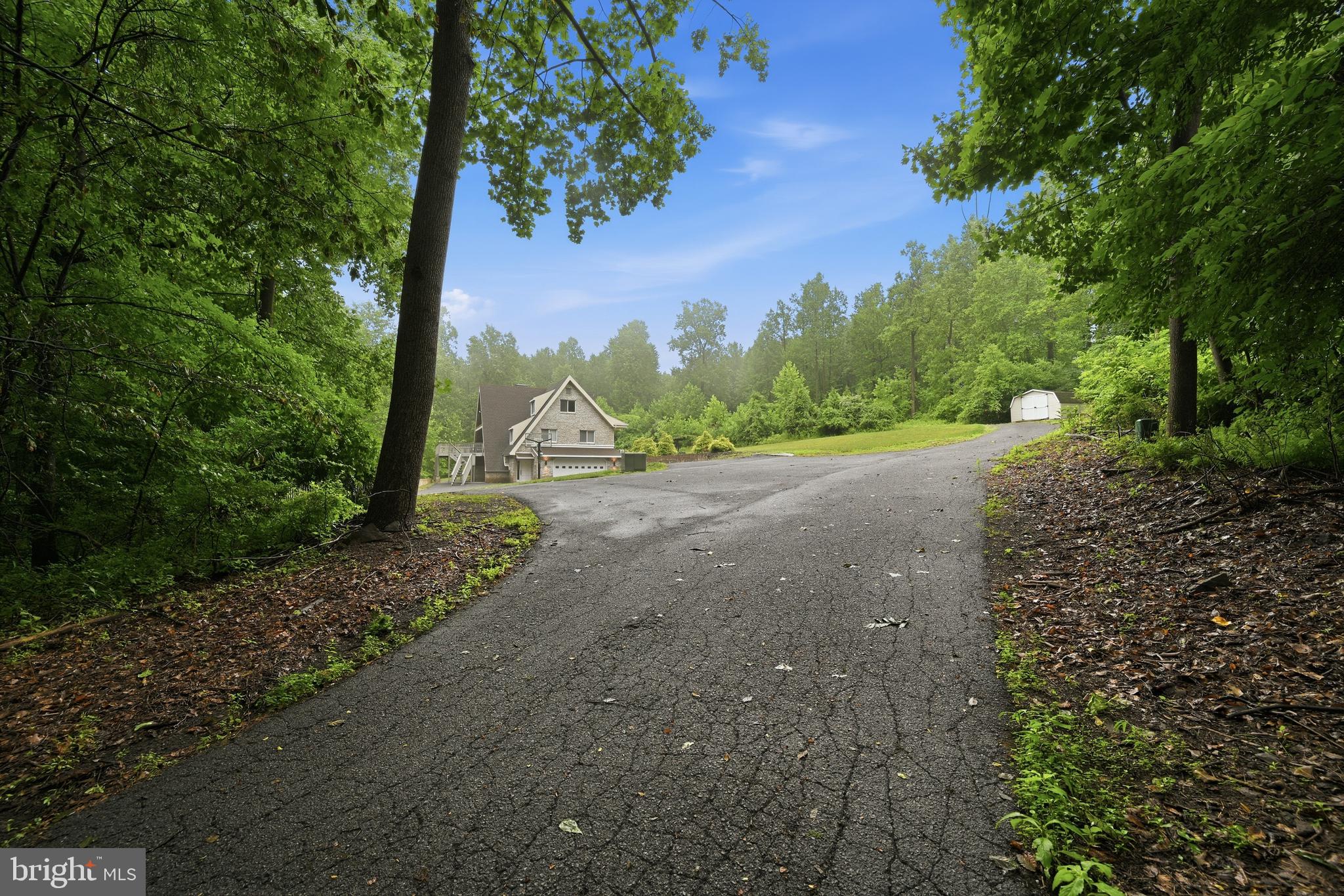 MOHNTON LAWN - Residential