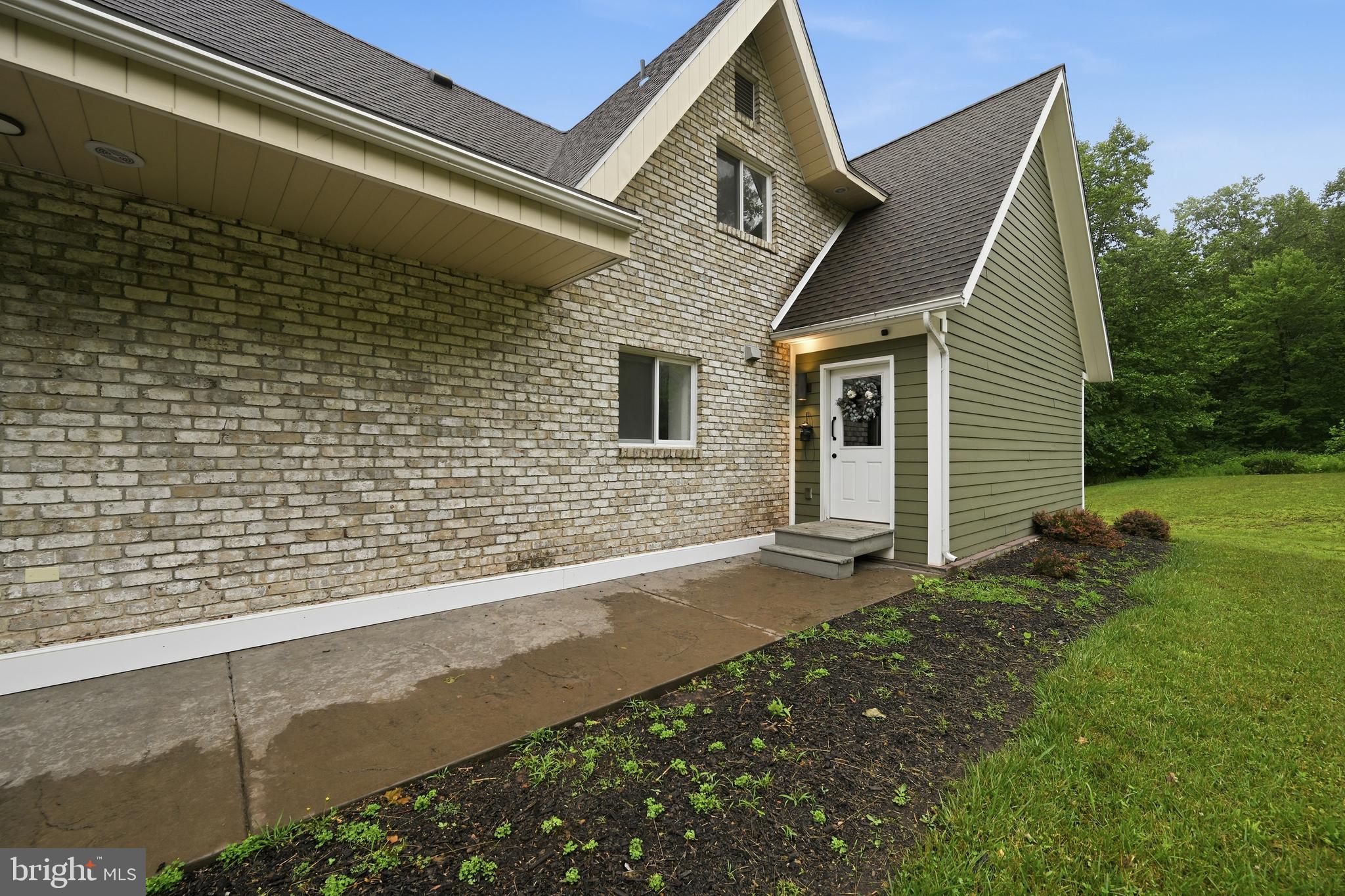 MOHNTON LAWN - Residential