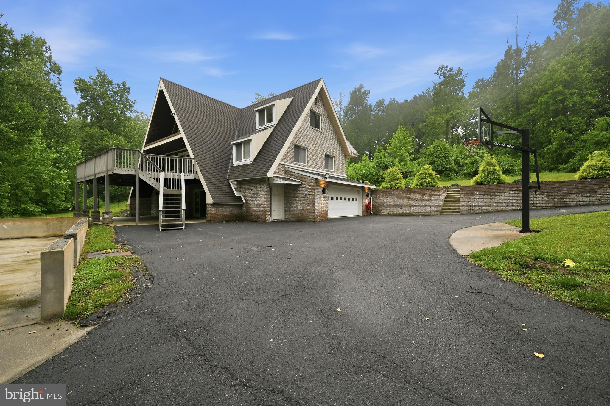 MOHNTON LAWN - Residential