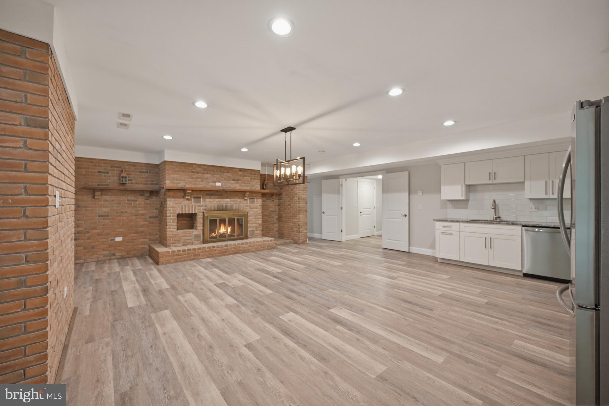MOHNTON LAWN - Residential