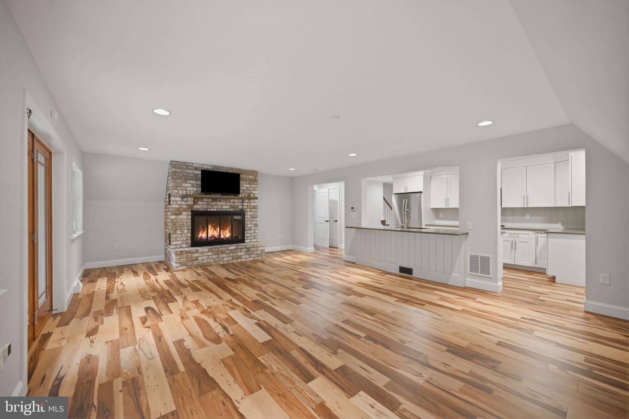 MOHNTON LAWN - Residential