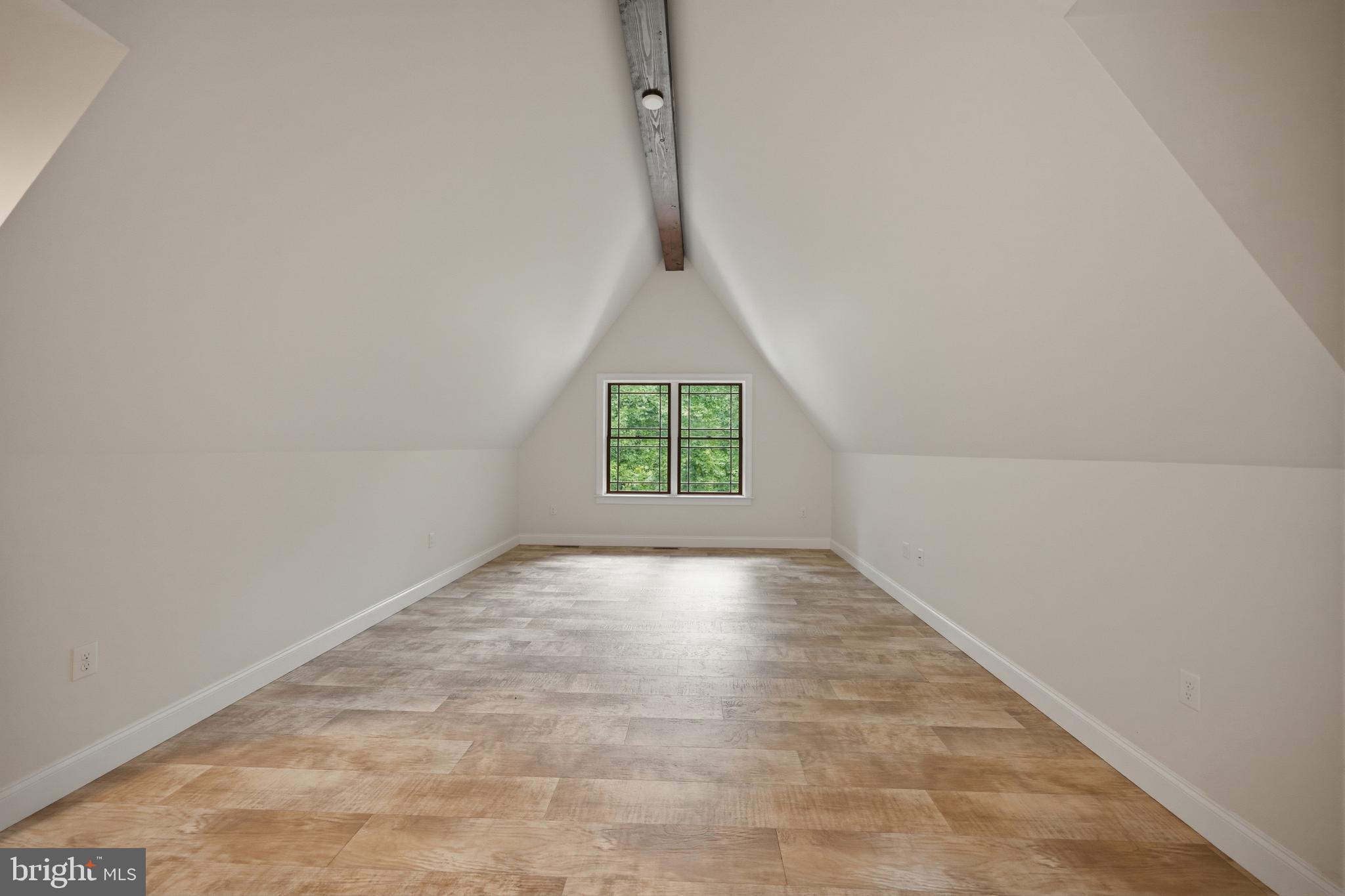 MOHNTON LAWN - Residential