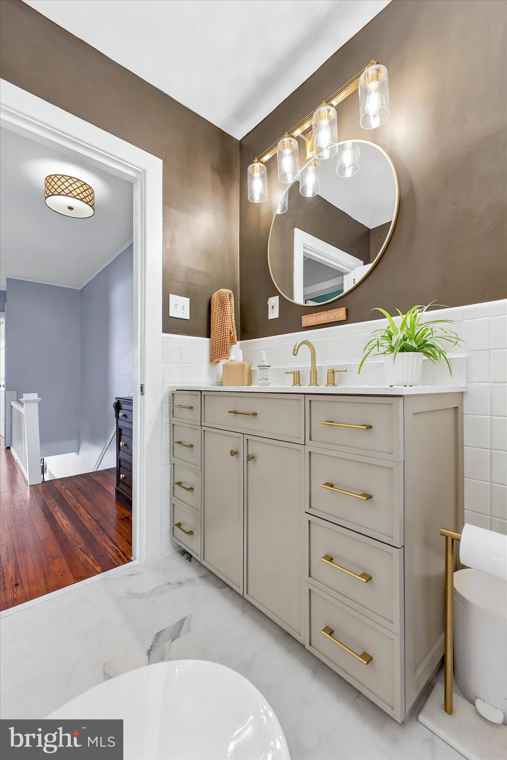 GLENSIDE - Residential