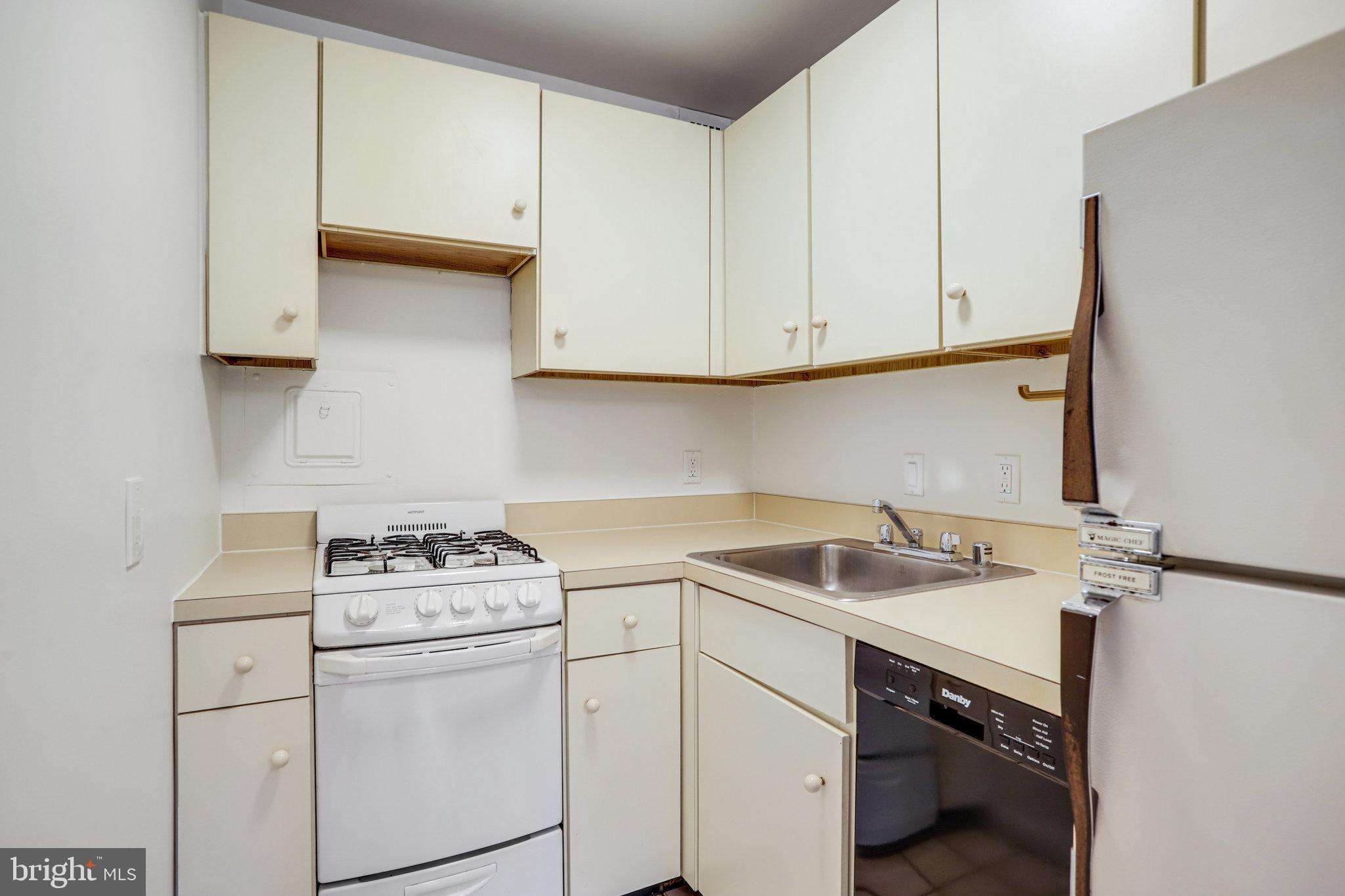CAPITOL HILL - Residential