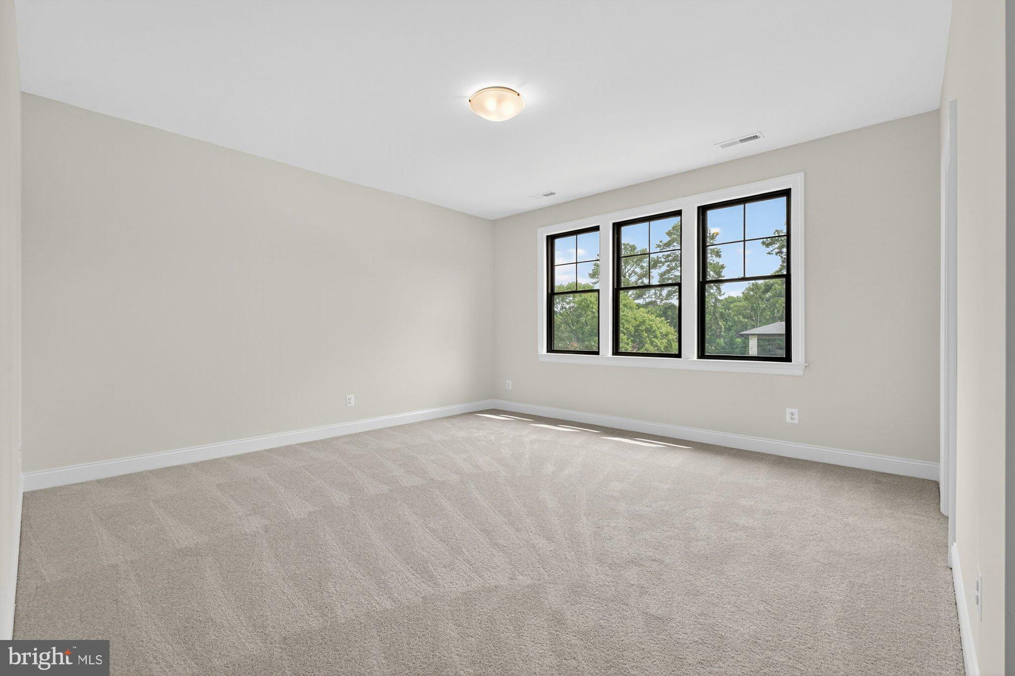 VIENNA WOODS - Residential