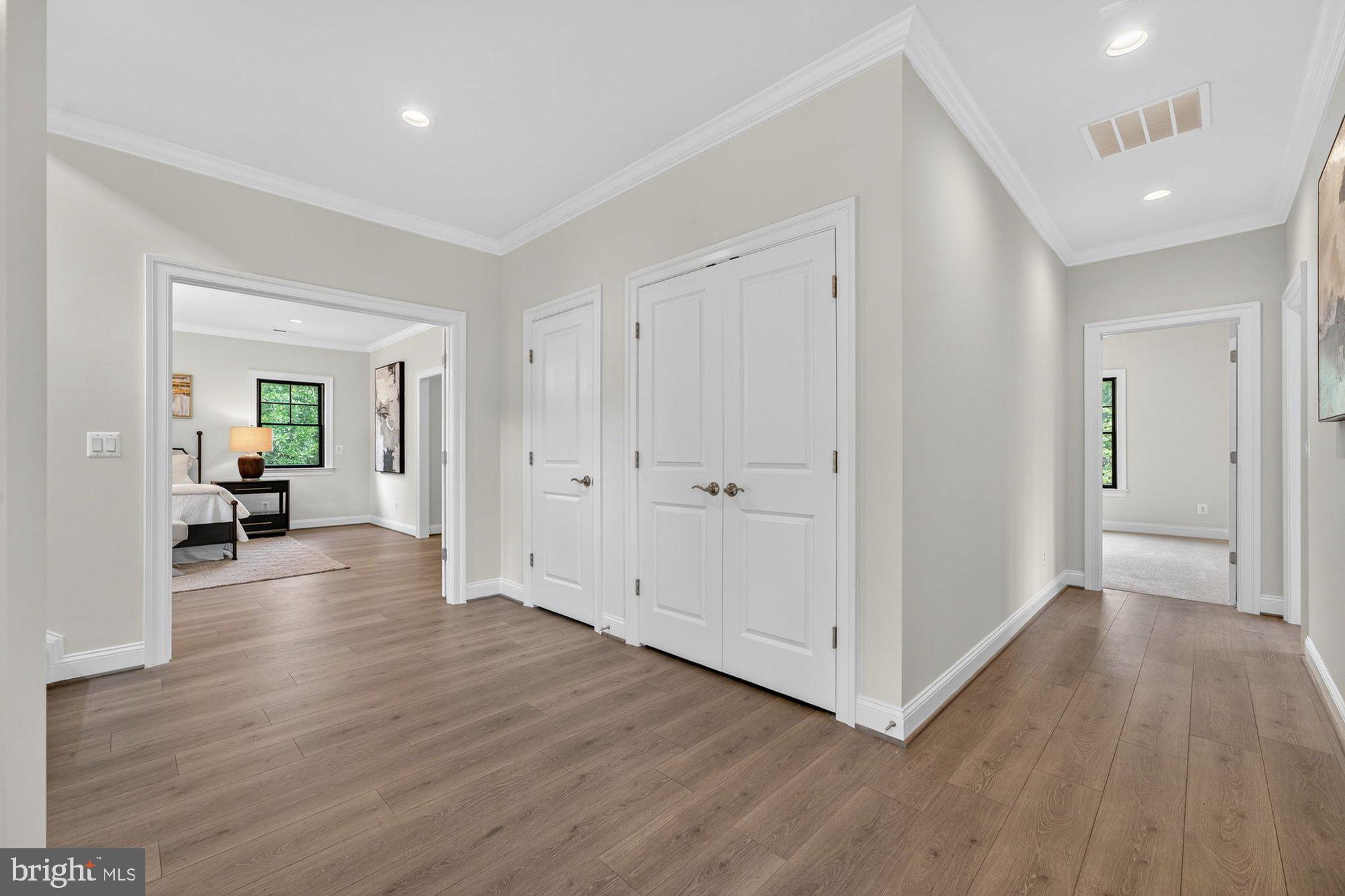 VIENNA WOODS - Residential