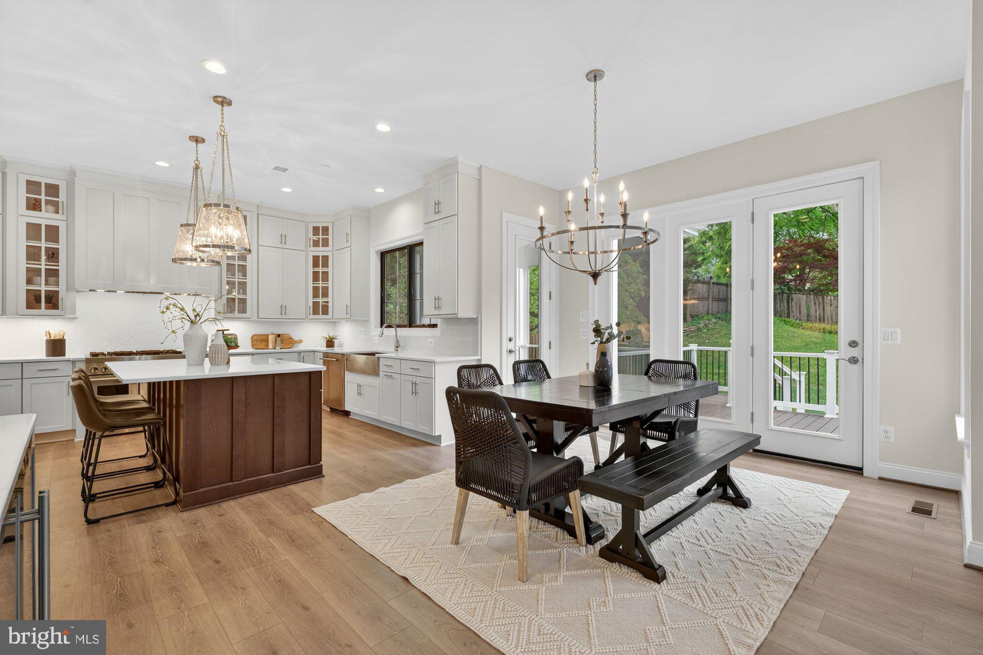VIENNA WOODS - Residential