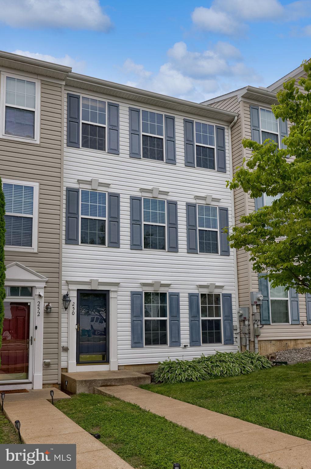 HAWTHORNE RIDGE - Residential