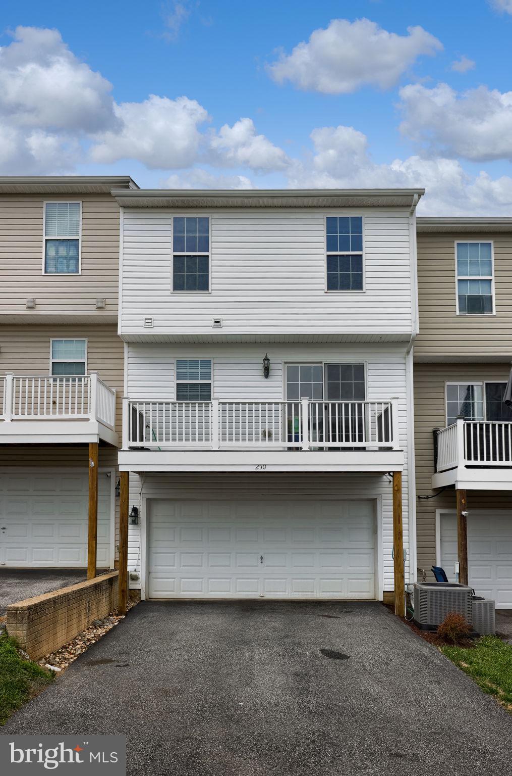 HAWTHORNE RIDGE - Residential