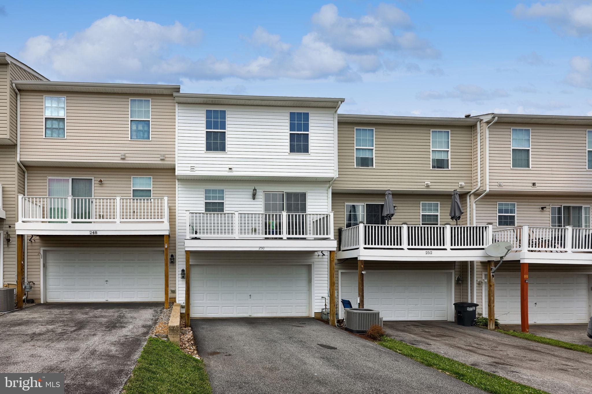 HAWTHORNE RIDGE - Residential
