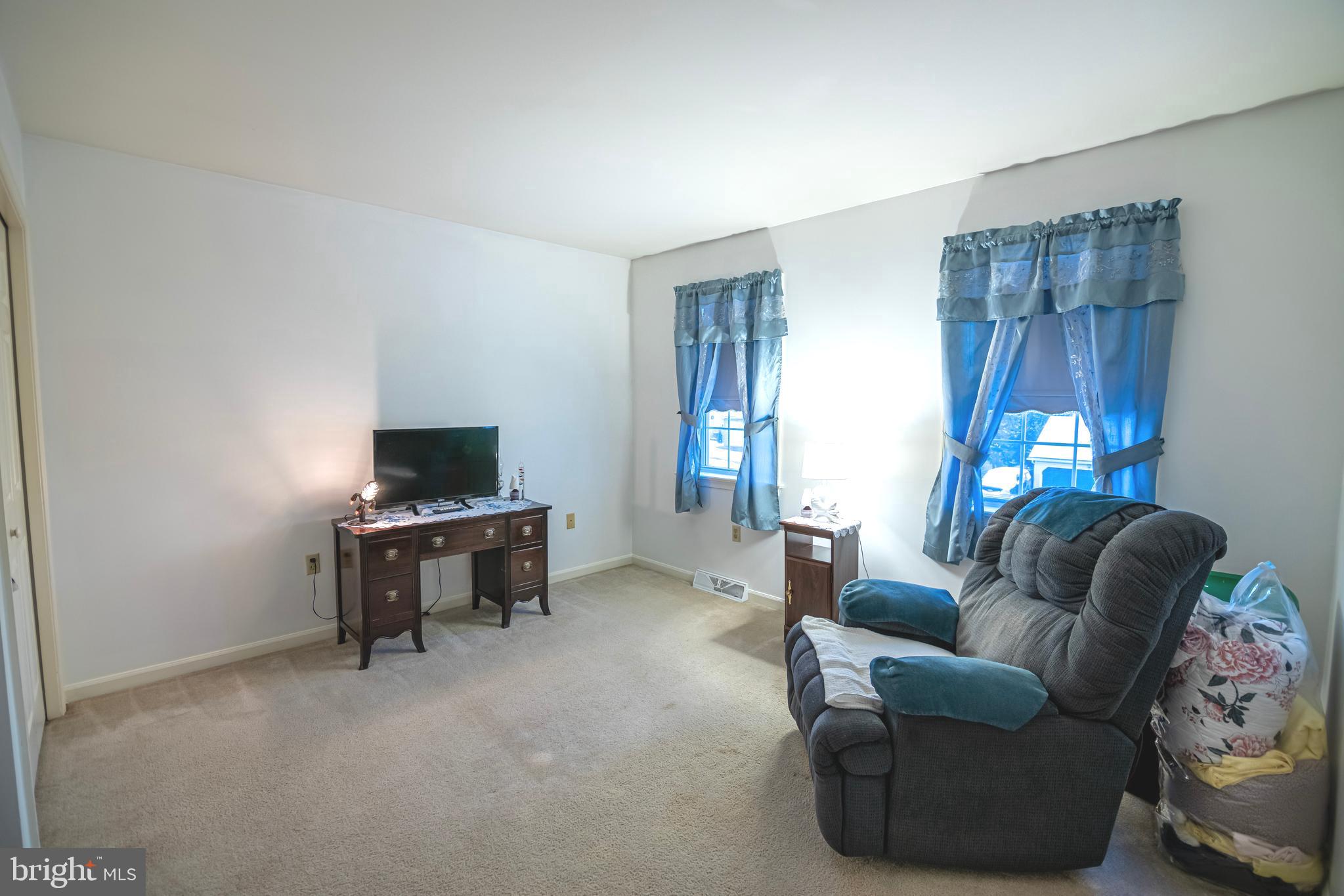 WINDSOR CROSSING - Residential