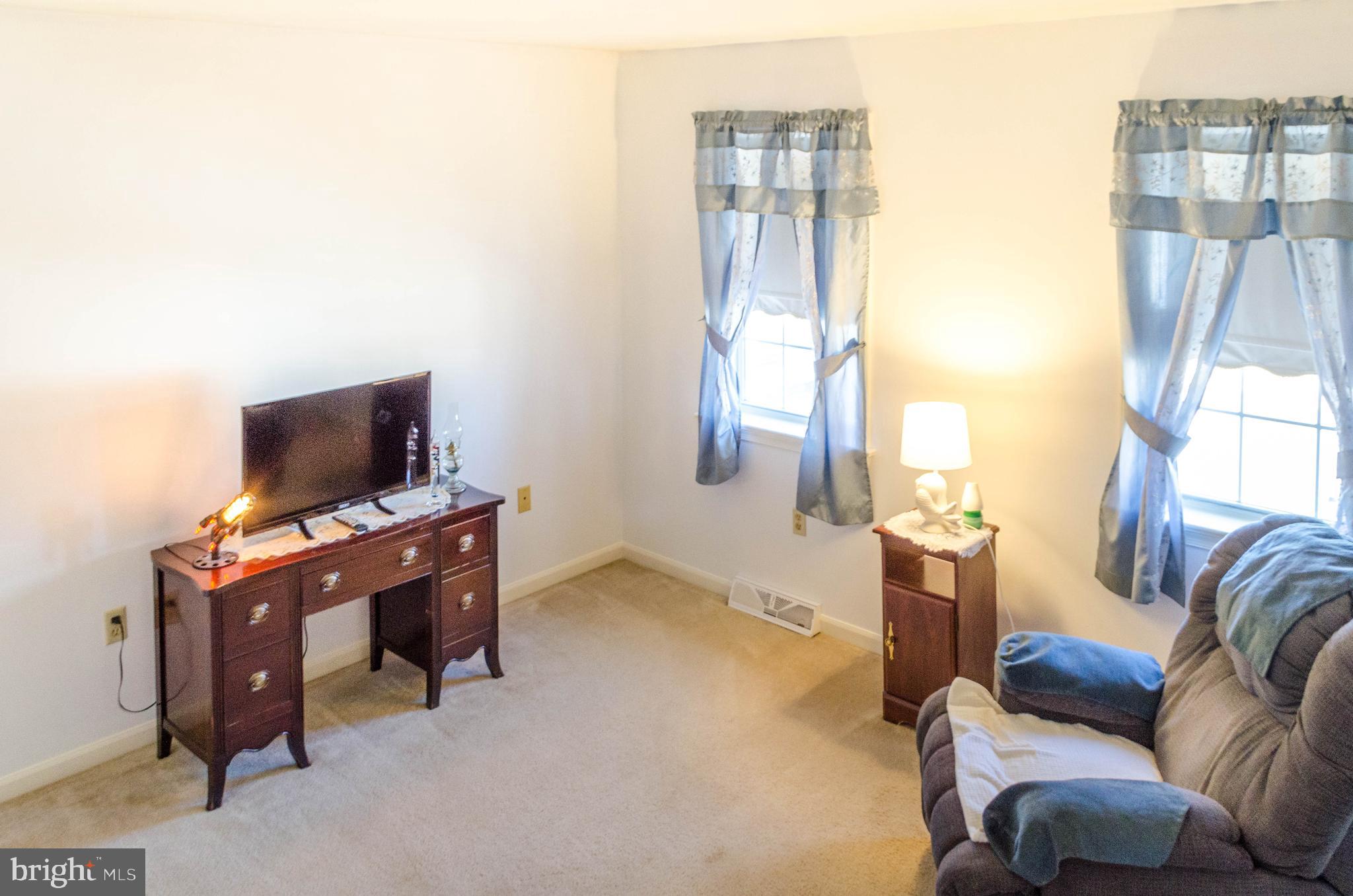 WINDSOR CROSSING - Residential