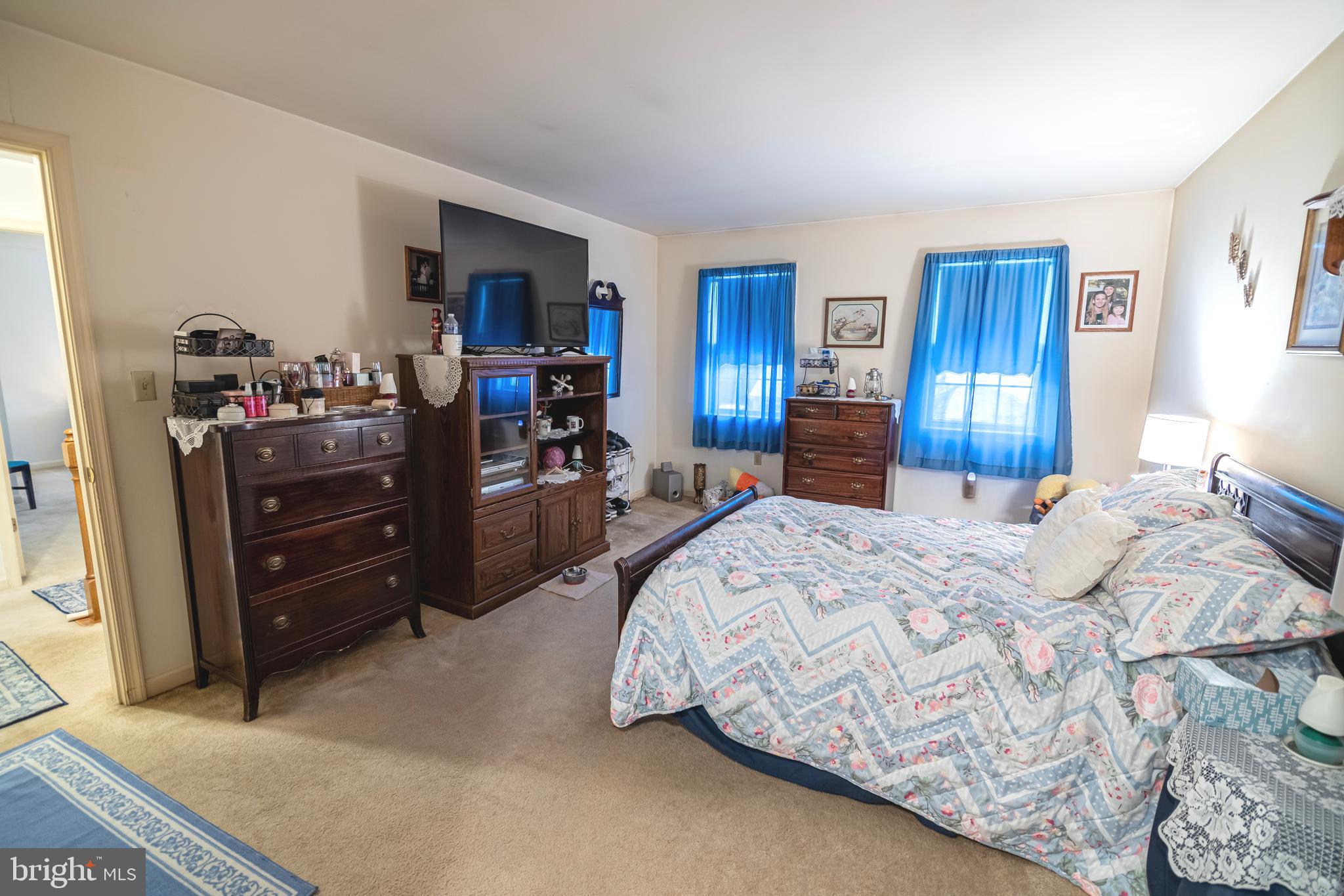 WINDSOR CROSSING - Residential