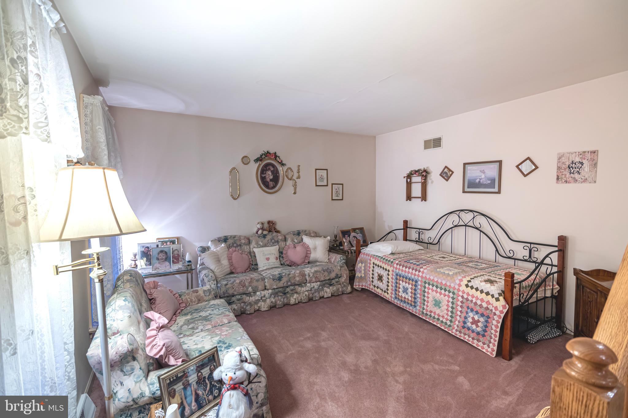 WINDSOR CROSSING - Residential