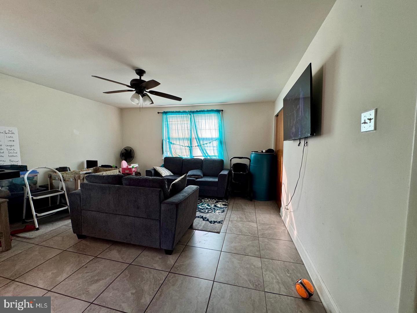 GRAYS FERRY - Residential Income