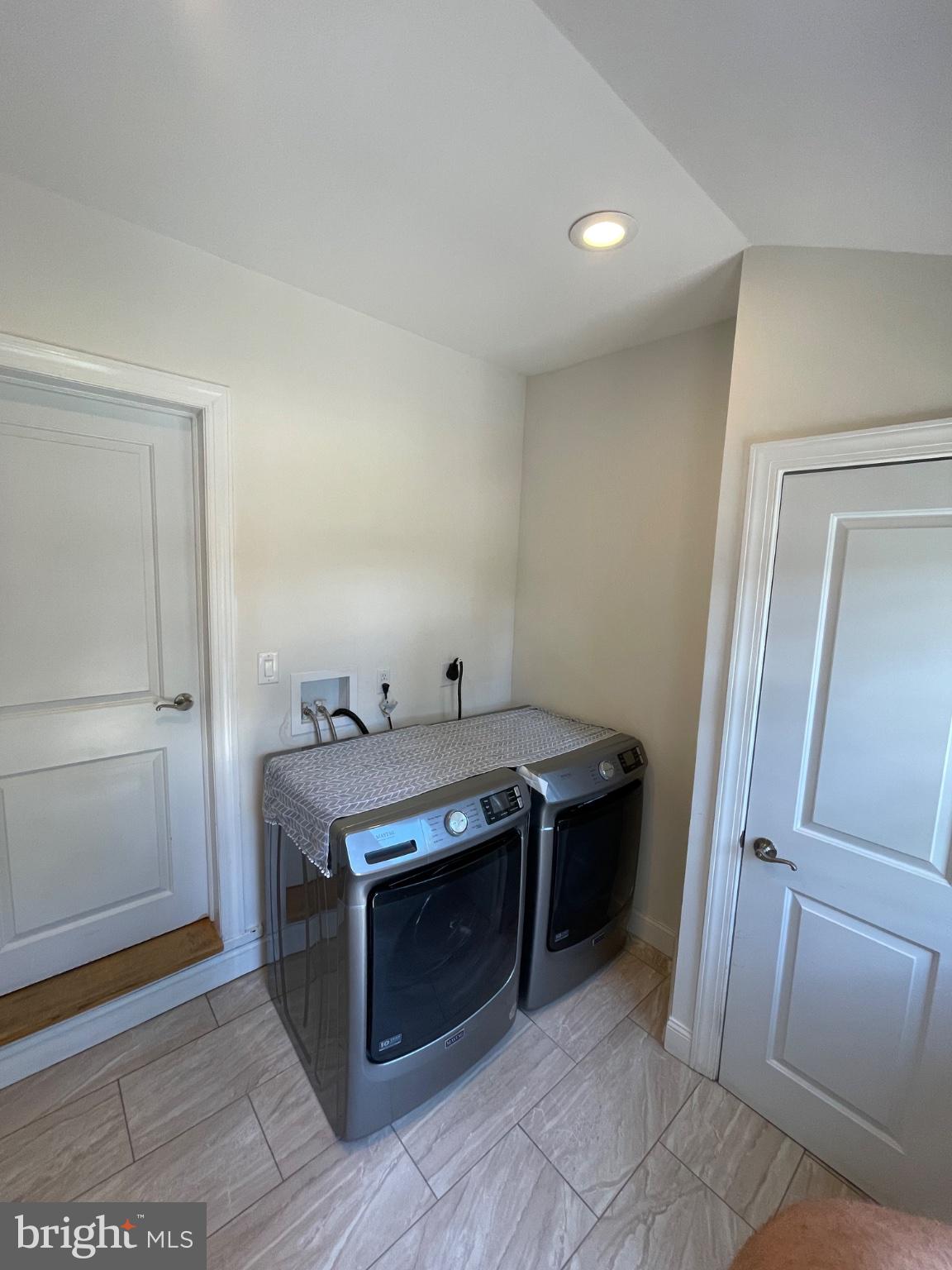 FOX CHASE - Residential