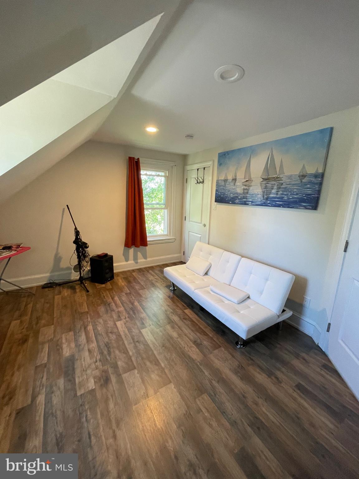 FOX CHASE - Residential