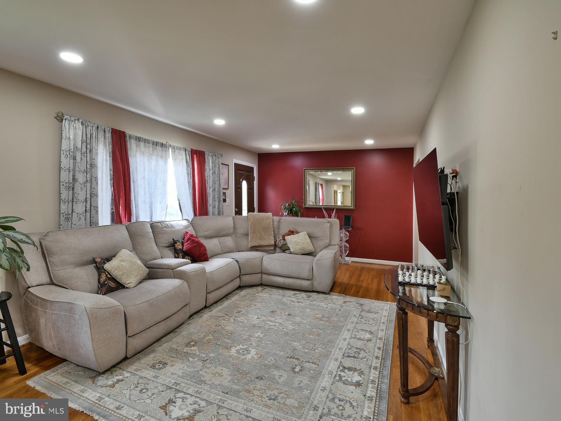 BURNT MILLS KNOLLS - Residential