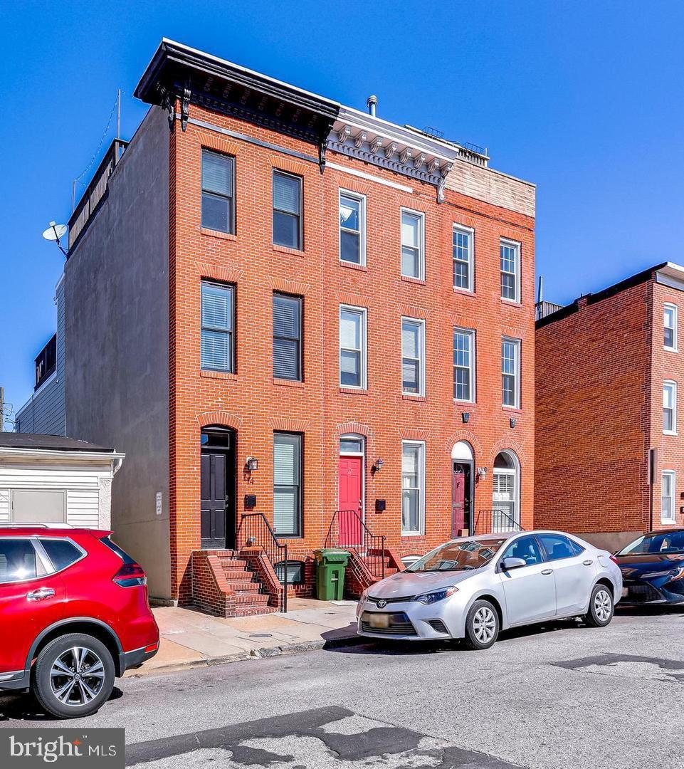 Available for move in as early as July 1st! Four floors of living! This oversized town home is a stunning 5 bedroom, 4 full bathroom and 1 half bathroom gorgeously renovated property. Just blocks from several parks and popular bars and restaurants. Features include an outdoor rear patio, multi-level rooftop deck with bar area on top level, recessed lighting, exposed brick, hardwood floors, granite countertops, stainless steel appliances, TWO sets of washer/dryer and much more! Plenty of angled street parking out front.  Minimum 650+ credit score required. Sorry, NO PETS. Minimum 12 month lease is required, but 24 months is preferred. Tenant is  responsible for all utilities.